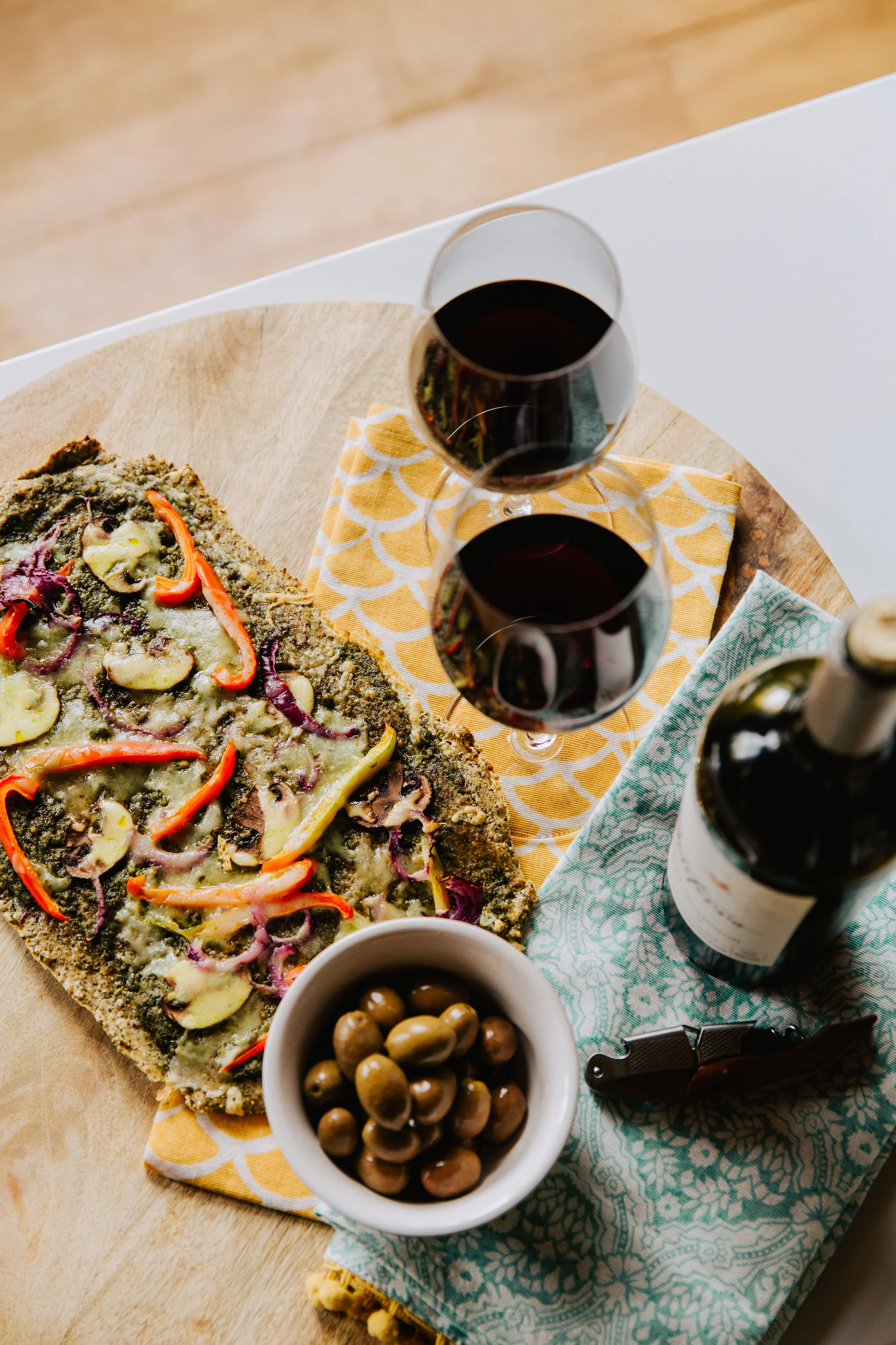 Why Mindful Eating Matters (&amp; How To Do It)