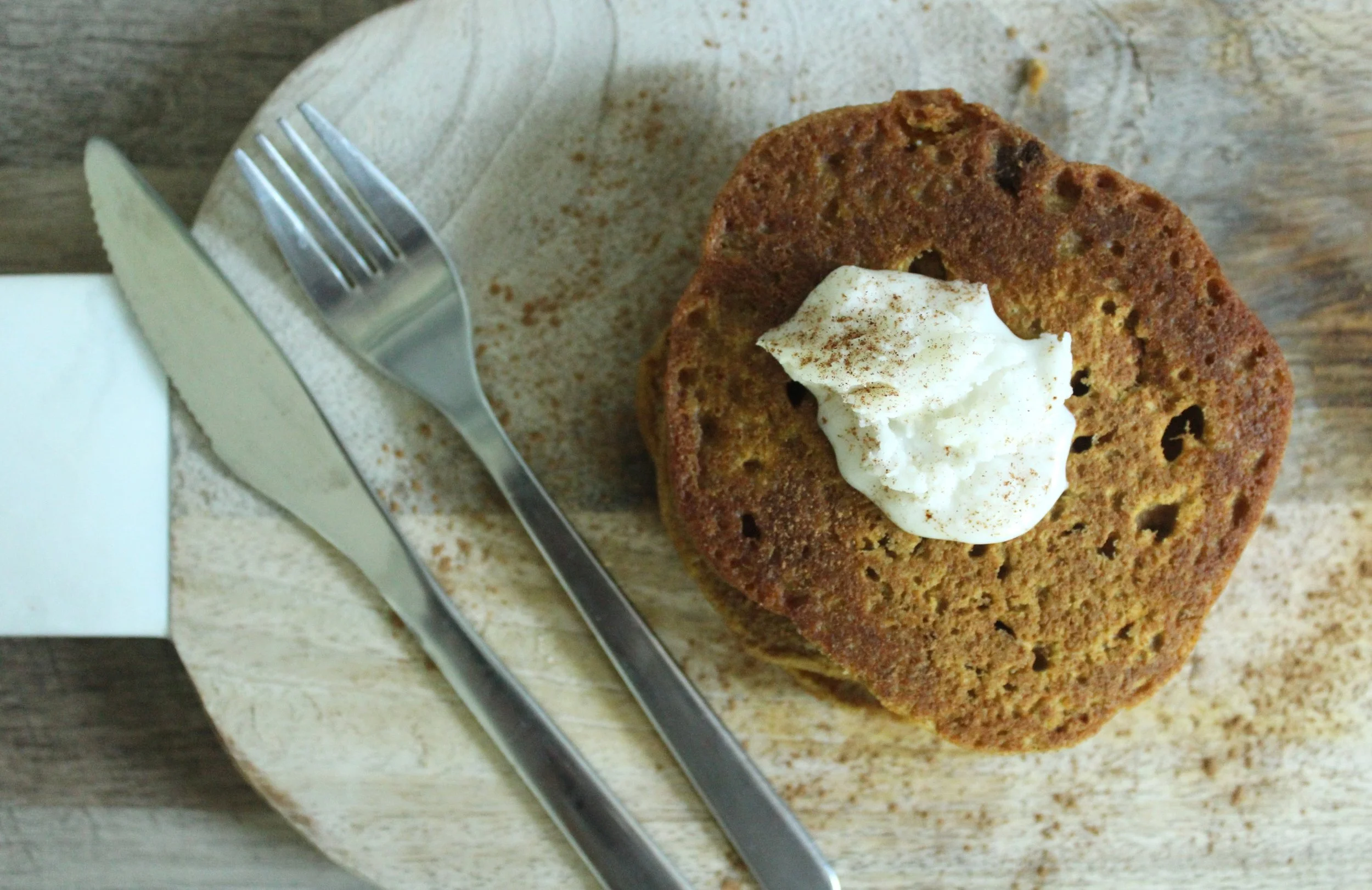 Healthy Pumpkin Spice Pancakes