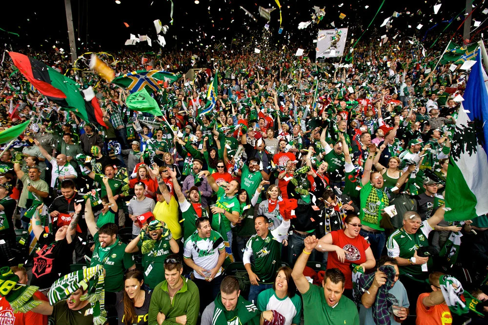 Arrow Liver: Professional Photographer (for Portland Thorns FC, Timbers FC, Trailblazers) Craig Mitchelldyer