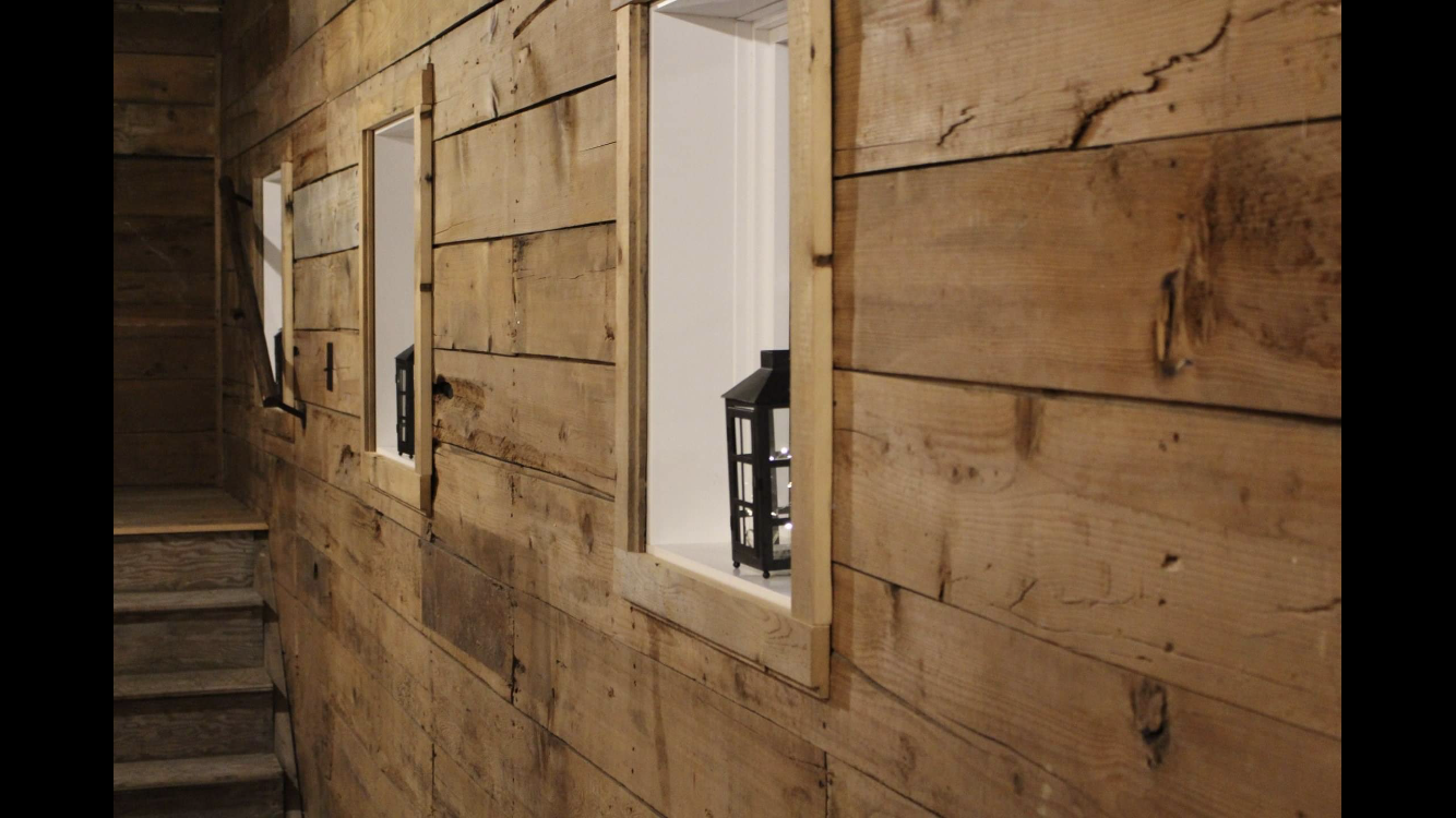 inside barn windows with laterns.PNG