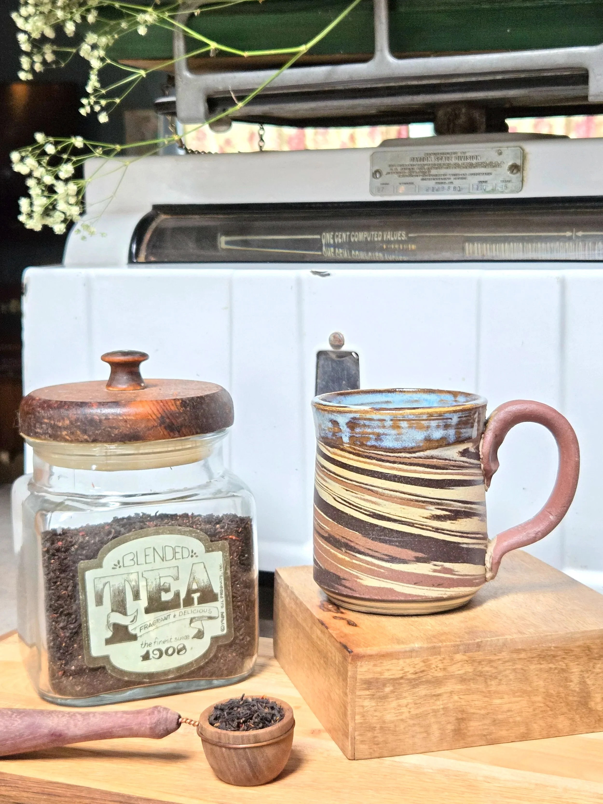 Mug with exposed marbling (see details)