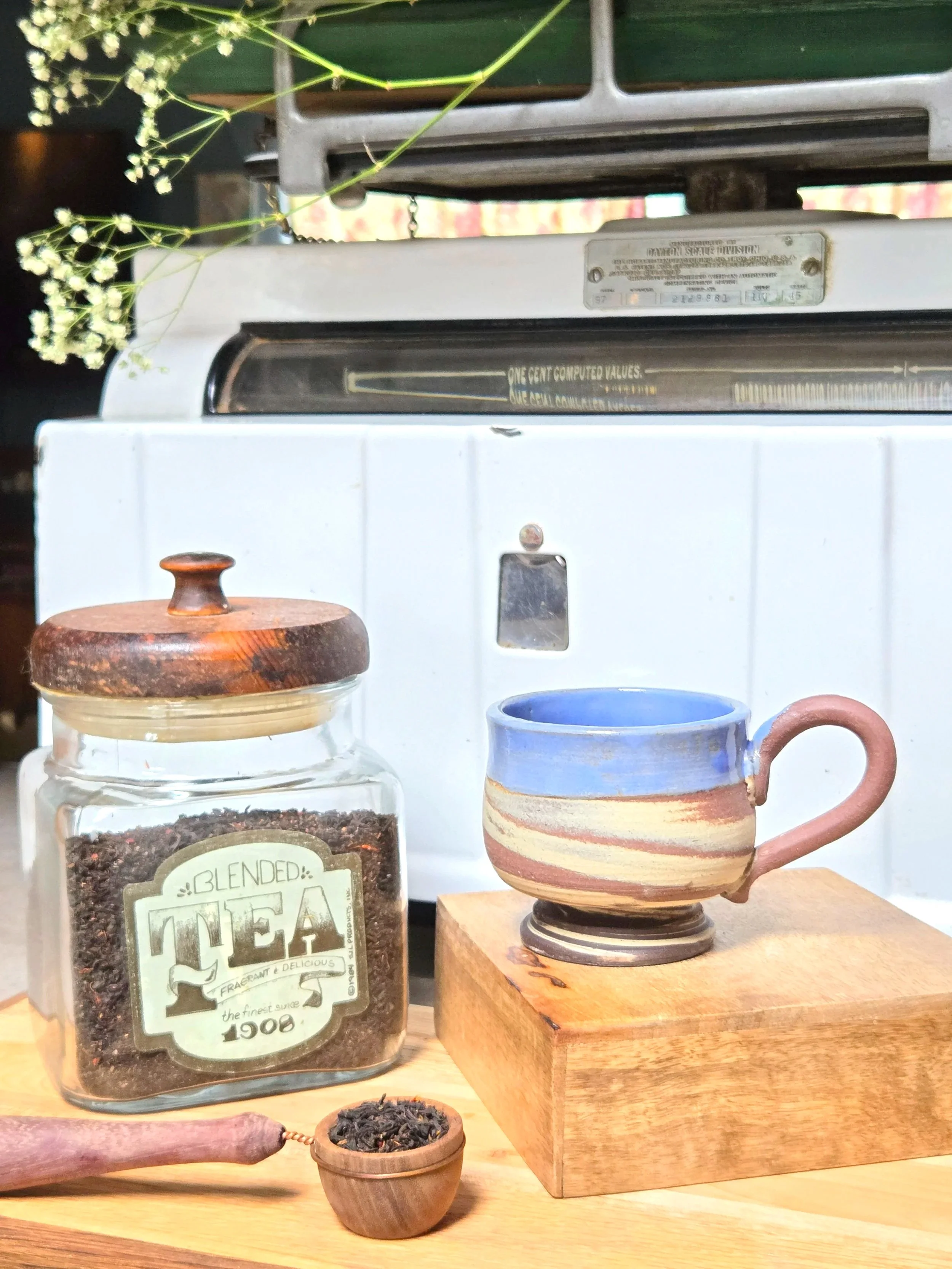 Teacup with exposed marbling (see details)