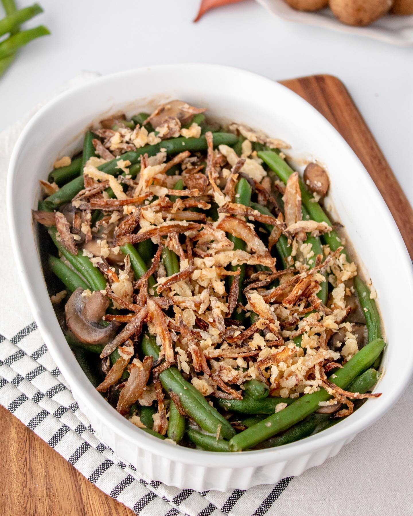 Potentially unpopular opinion&hellip; Green Bean Casserole is the star of the Thanksgiving side dish show 🫣 

With homemade (vegan) cream of mushroom soup mixed with fresh green beans and topped with crispy fried shallots, what&rsquo;s not to love? 