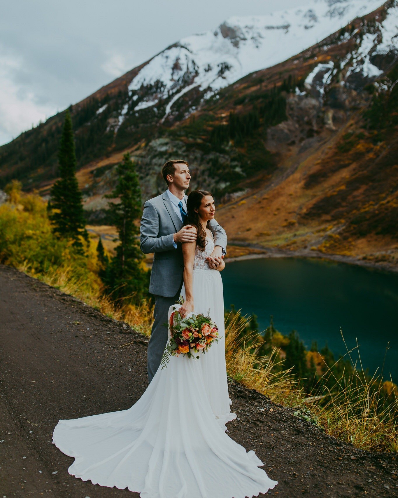 🏔 Why should I elope in Crested Butte? 🏔

I like to consider myself a bit of an expert when it comes to Crested Butte. A large majority of my couples have eloped here, and I even eloped here myself in 2021!

Anyone who has been to Crested Butte kno