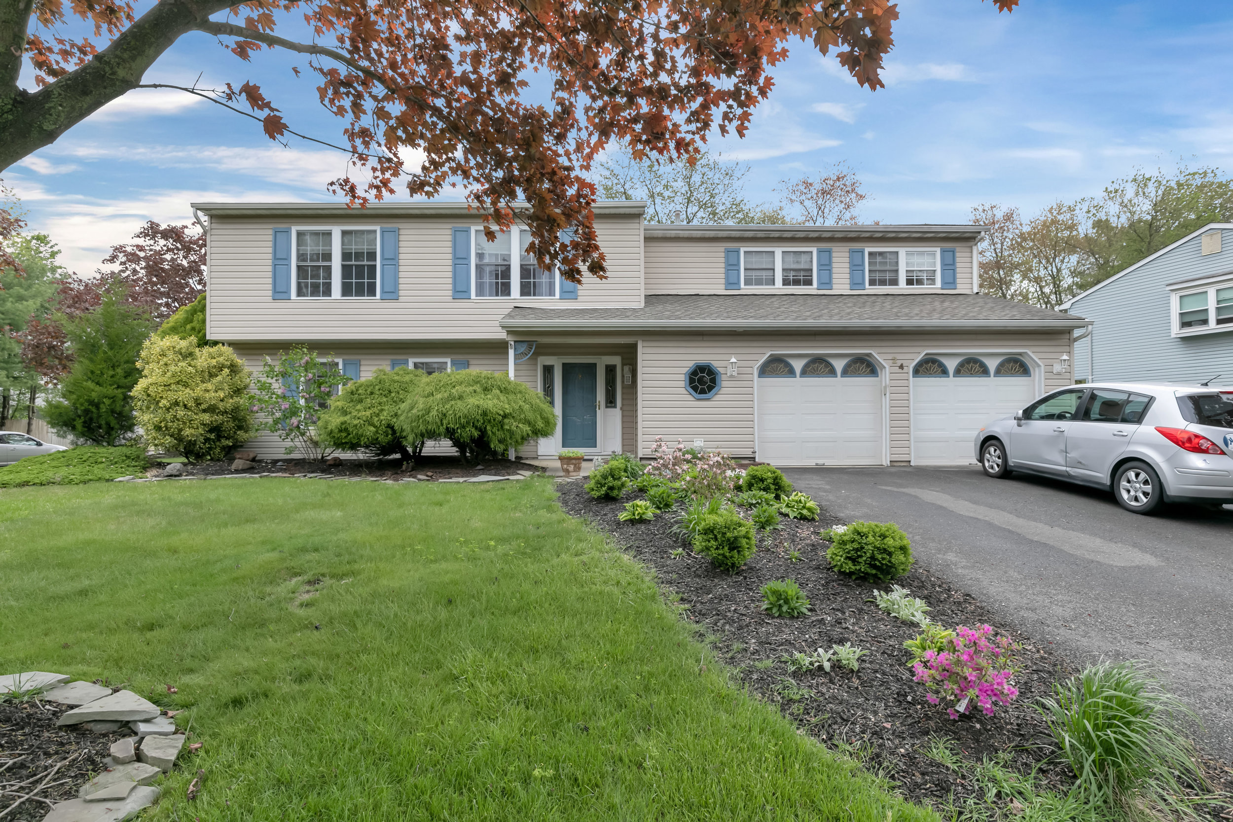 24 Starlight Rd Howell-print-023-4-1F8A2830-4200x2800-300dpi.jpg