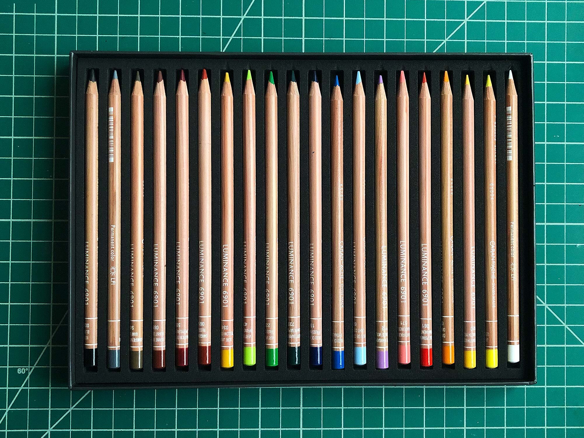 Caran D'Ache : Luminance Color Pencil Sets