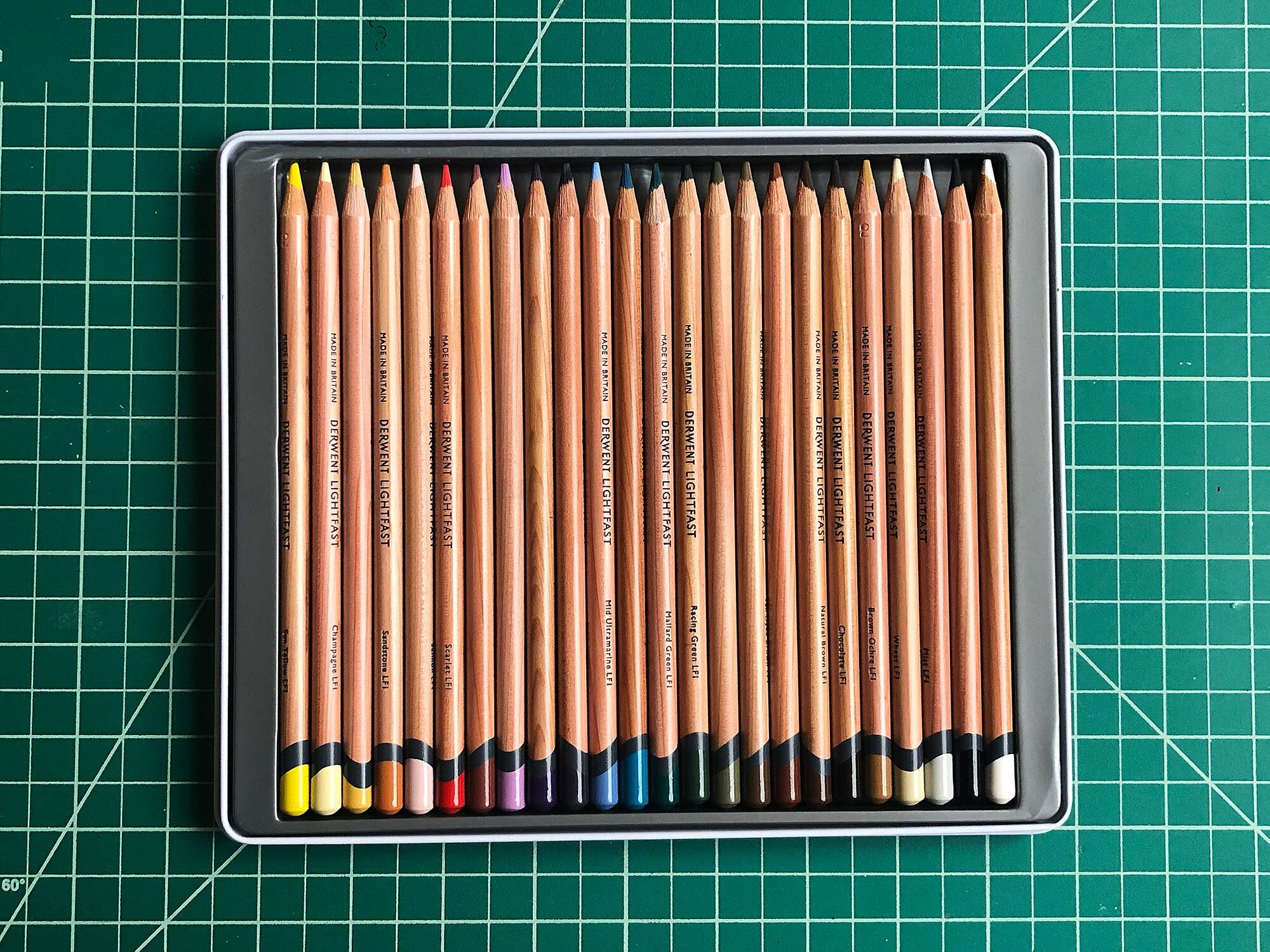 Derwent Lightfast Colored Pencils 24 count tin