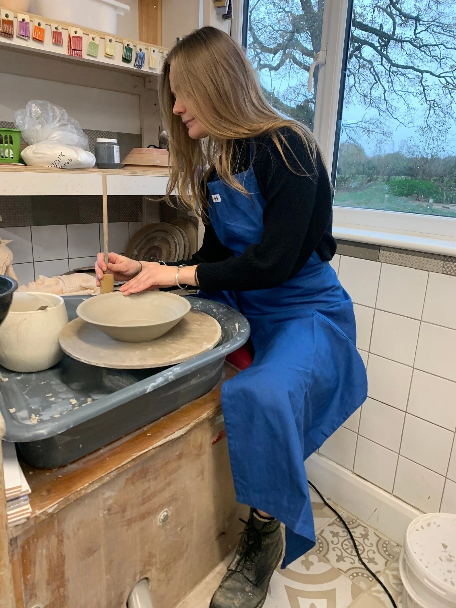 The Best Aprons for Pottery, Ceramics, and Art Studios — The Studio Manager