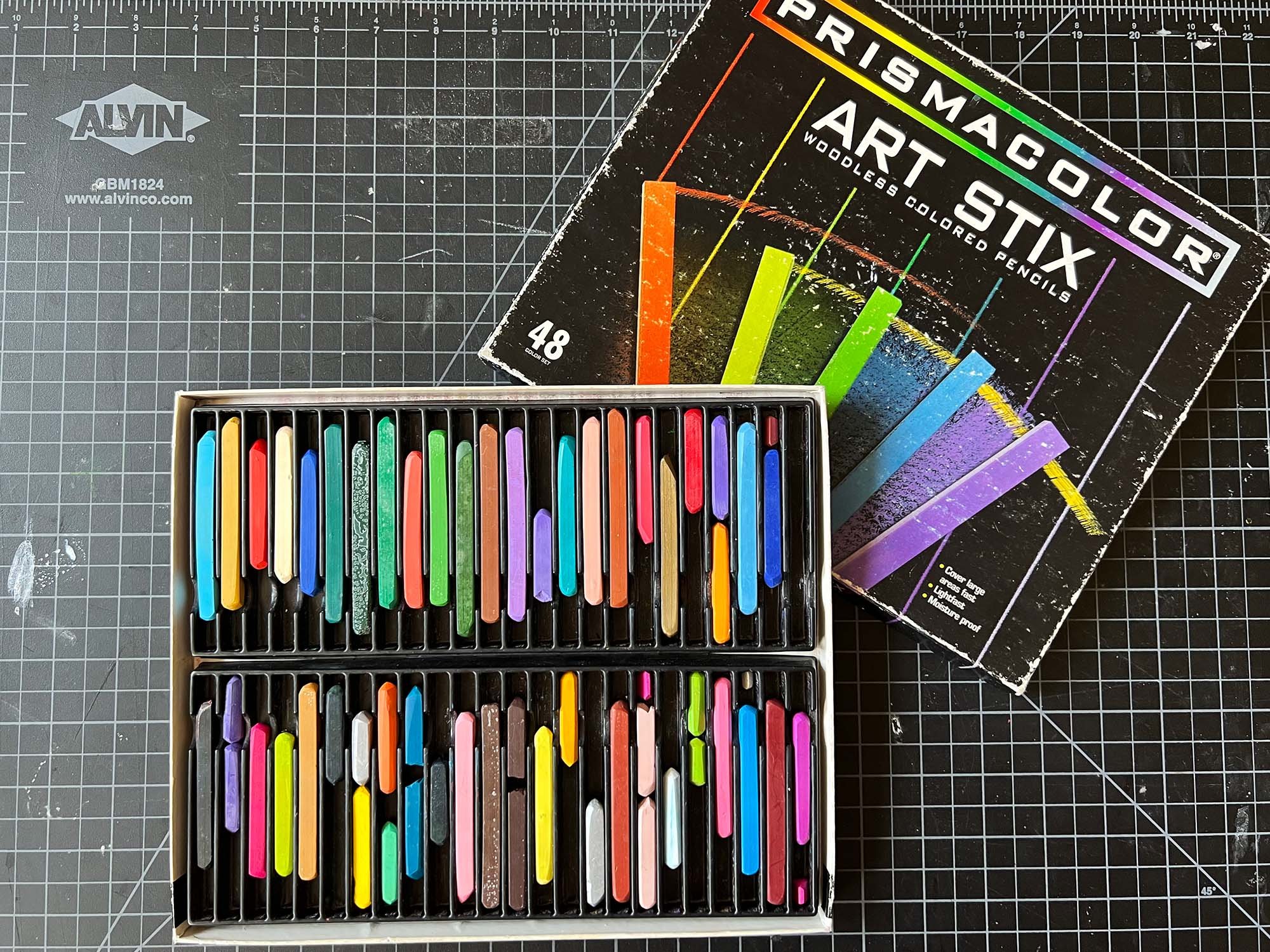 Lyra Color-Giants Assorted Colored Pencils - Set of 18 Jumbo Colored  Pencils With A 6.25mm Core - Highly Pigmented Thick Colored Pencils for All