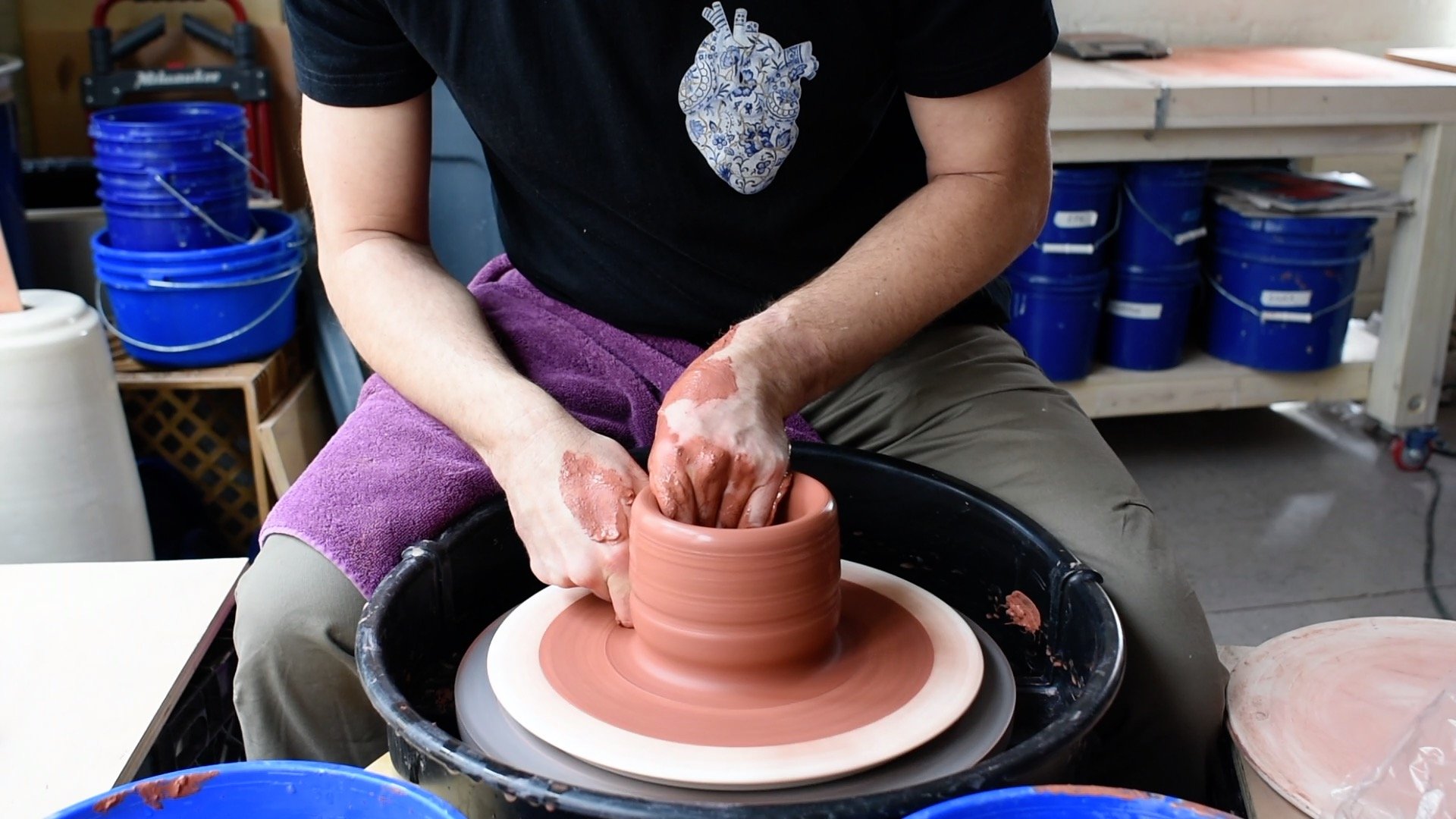 Deouss 10 lbs Low Fire Pottery Clay - Terra Cotta, Cone 06. Earthware Potters Throwing Clay. Ideal for Wheel Throwing,Hand Building,Firing and More