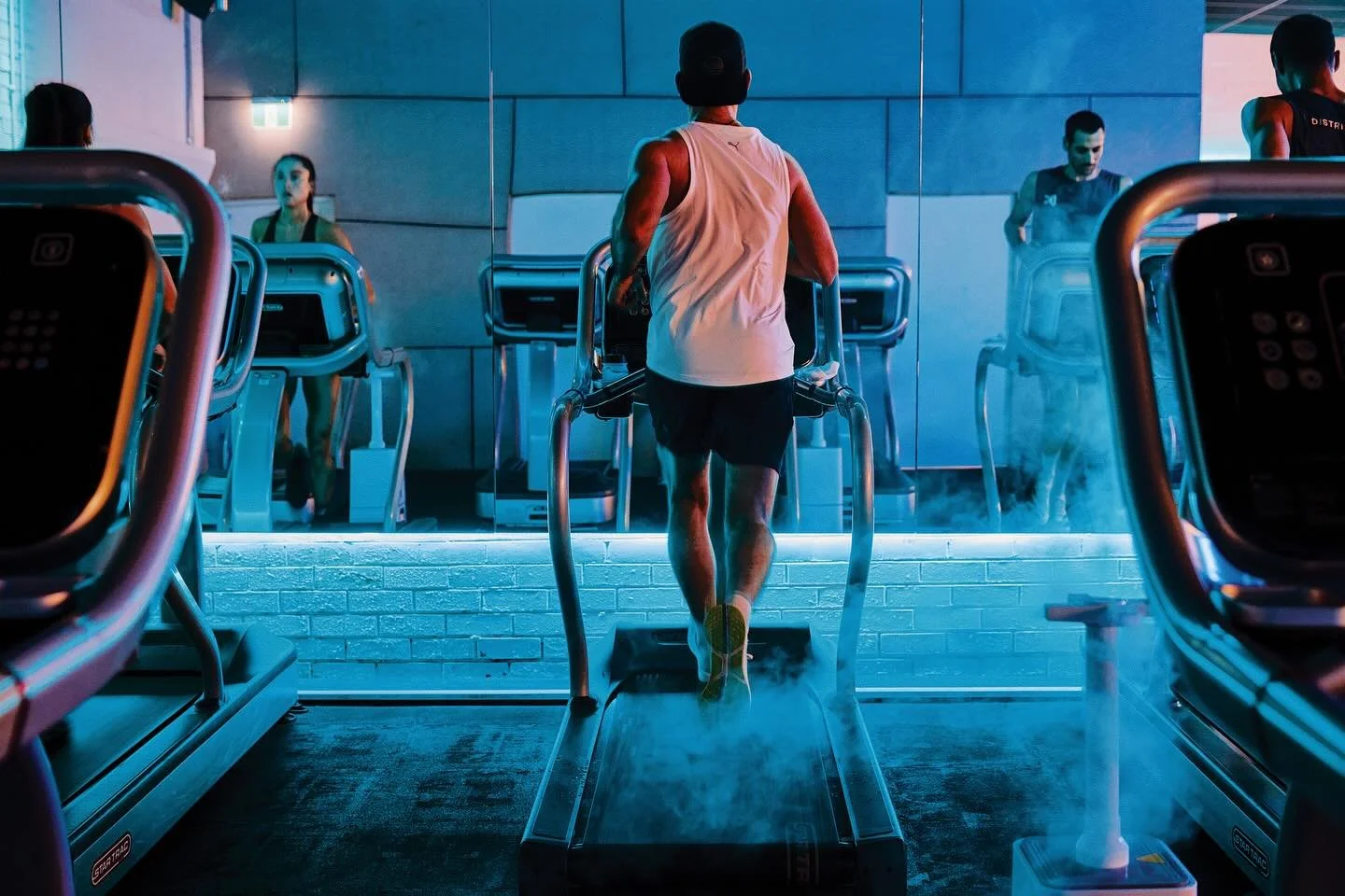 EVENING HEAT IS BACK 🔥

Wednesday nights. Starting tonight.

If you&rsquo;ve done a heated run session with us before, you already know&hellip; it hits different.

The lights.
The music.
The sweat.
The energy.

It&rsquo;s challenging, motivating, an