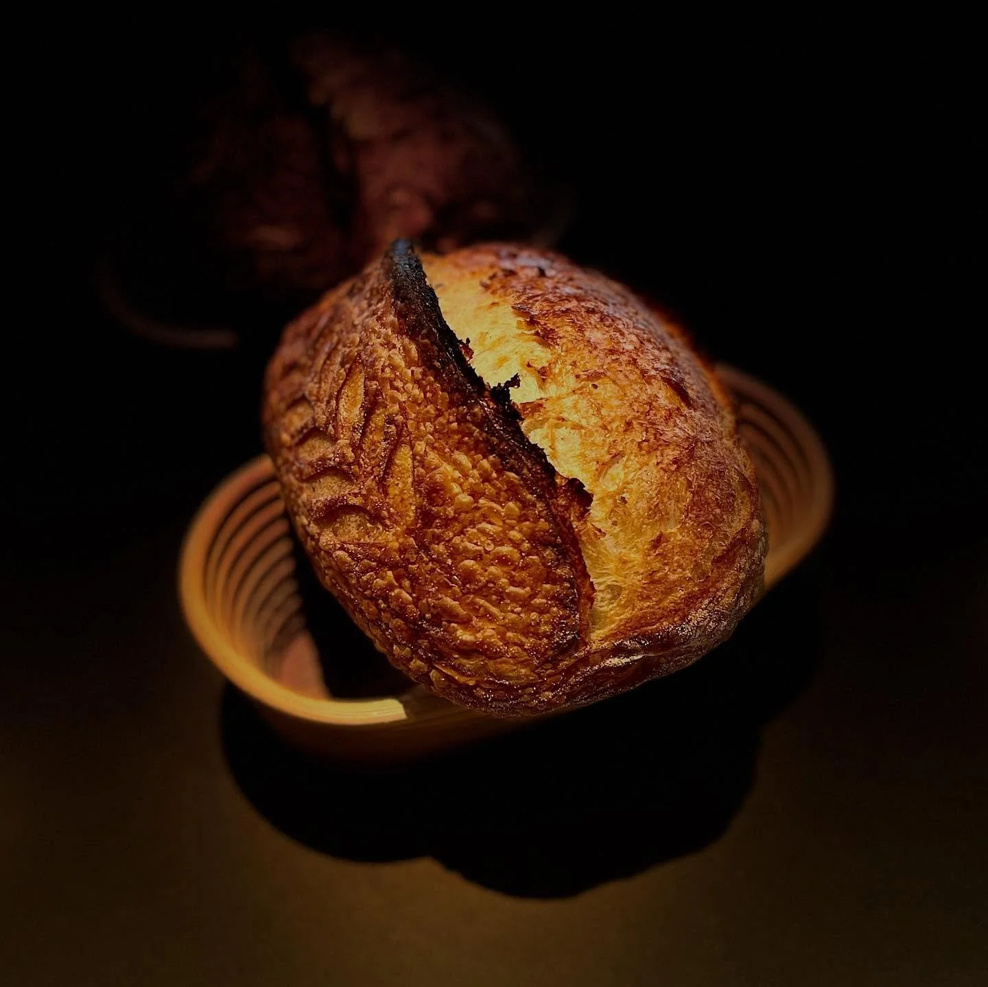 Three ingredients, infinite outcomes. Gotta love a decent loaf of bread.
.
.
.
#slowfood #sourdough #realbread #naturallyleavened #rofco #breadscore #foodie #baking #bread