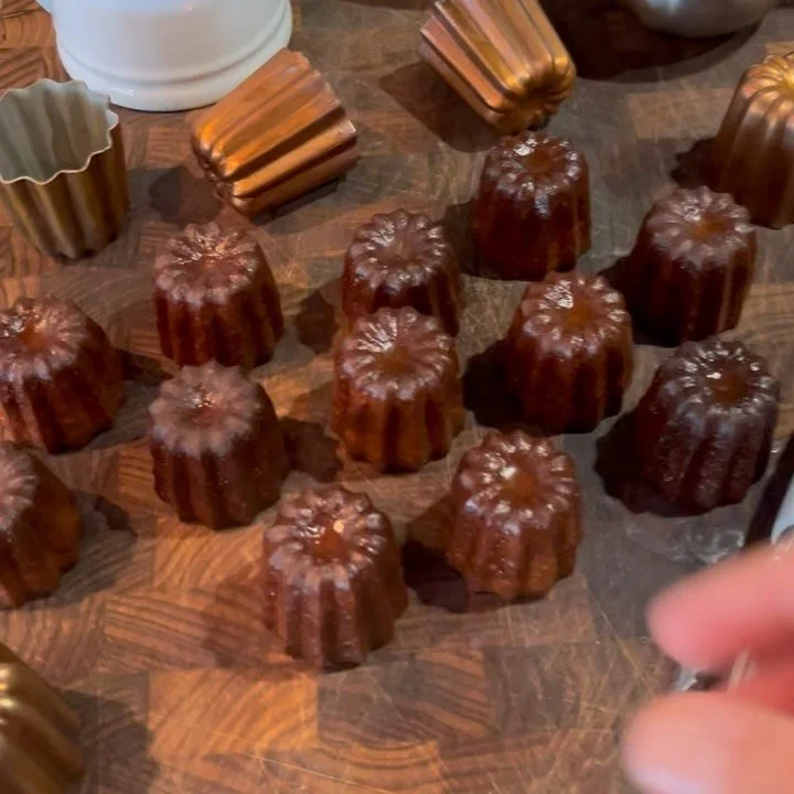 First batch, not a bad start! This lot rested 24 hours, left some of the same batch for tomorrow to test 48 hours. Crunchy, chewy, tasty!
.
.
.
#canel&eacute; #canele
