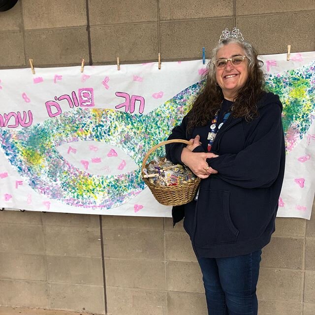 A bittersweet Purim this year with so many people not able to celebrate with their communities. I was fortunate to be able to put on my tiara and deliver Mishloach Manot.
#purim #mitzvah #Adar #morahleora #SDJAECC #judasim #Jewisheducator