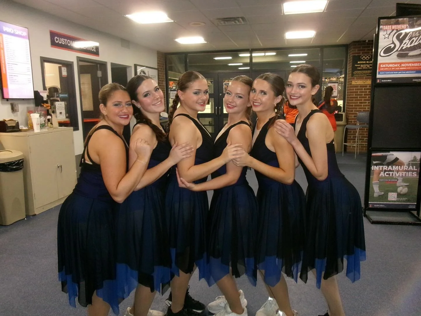 We had a great time performing at the @illini.hockey game on Friday! Thanks for helping us prepare for our first competition this coming weekend! ⛸️🔥