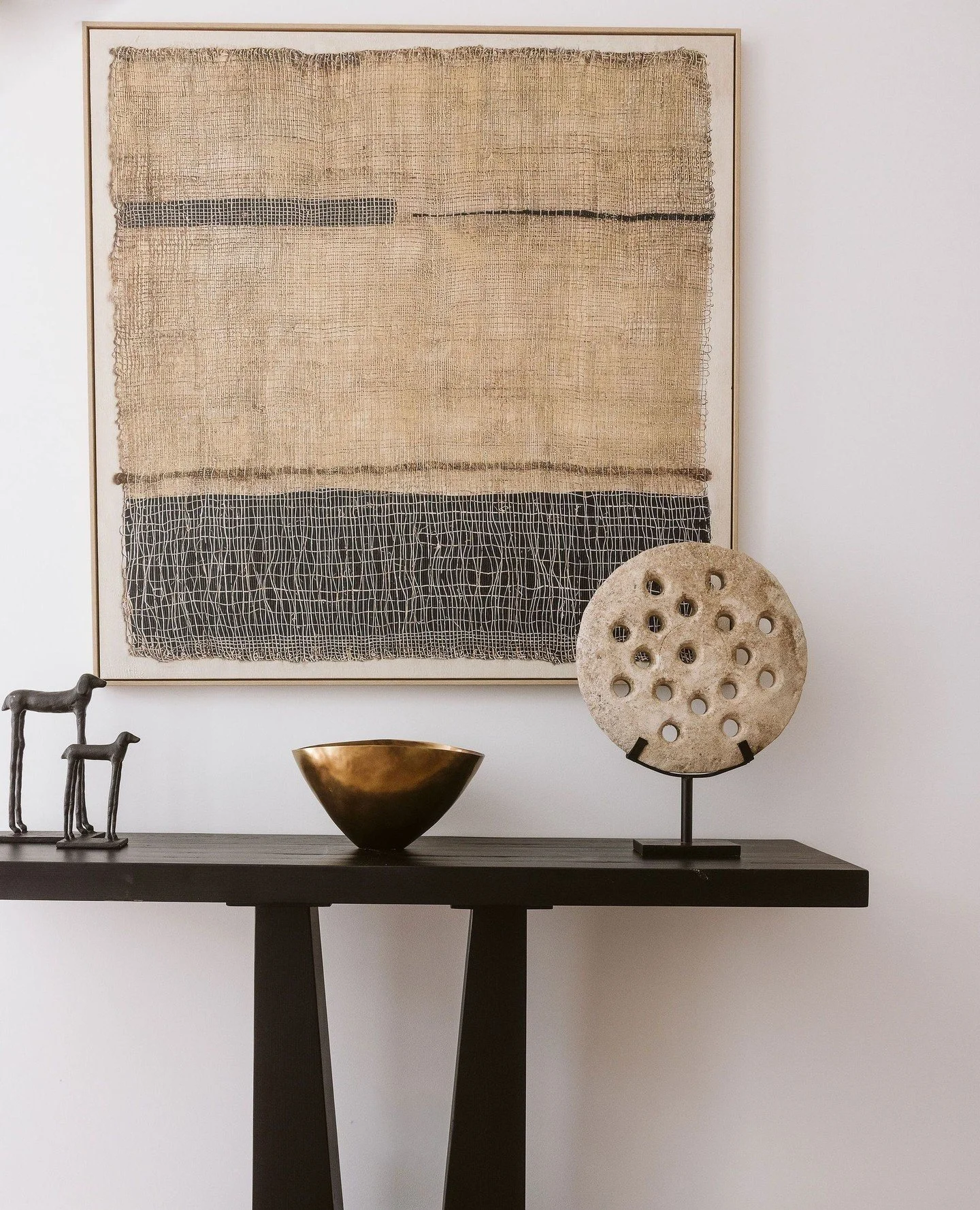 A beautiful welcome starts here ✨⁠
⁠
Simple, elegant styling that elevates your entryway and leaves a lasting first impression.