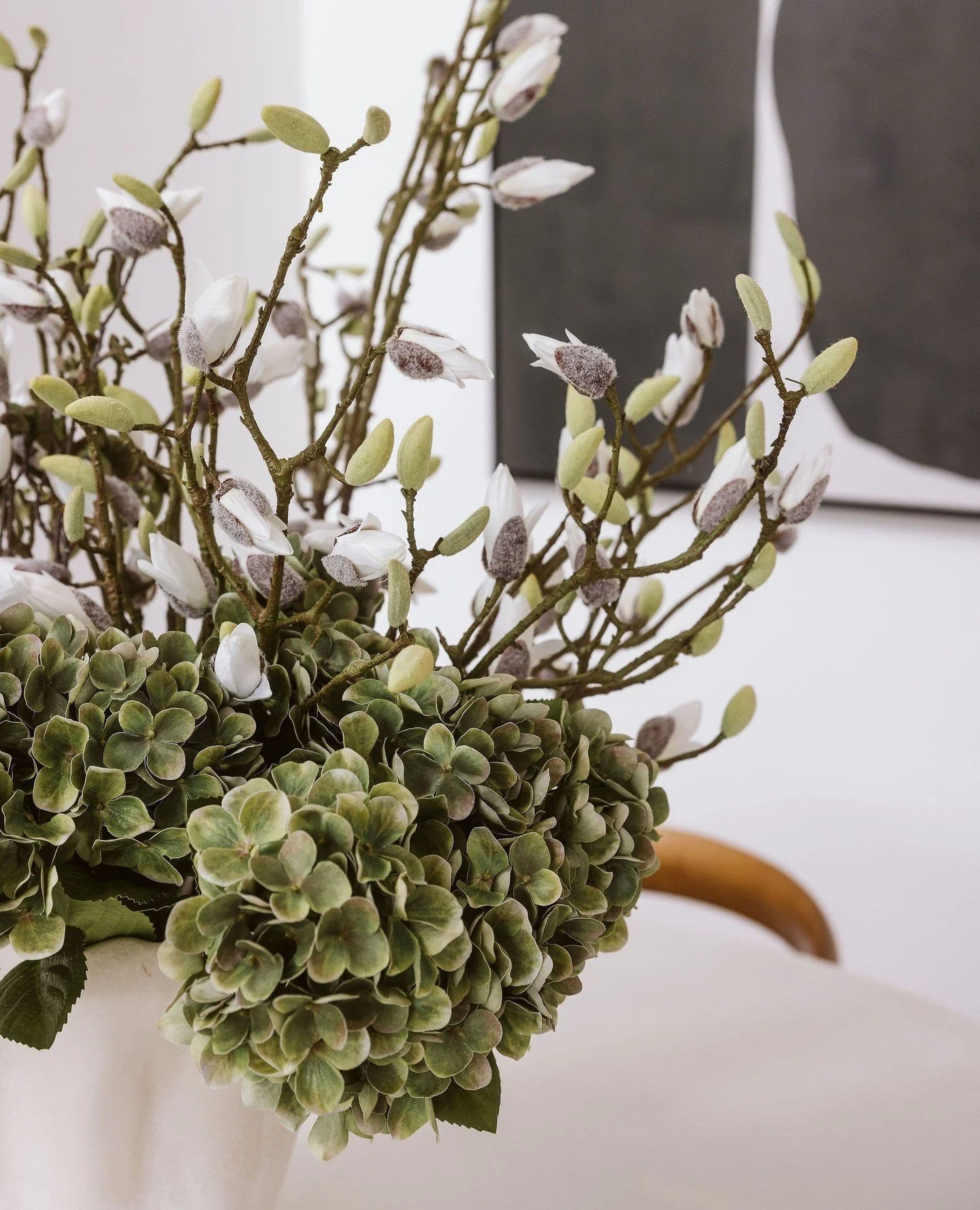 Foliage is one of our favourite styling secrets 🌿⁠
⁠
Whether it&rsquo;s soft greenery in a bathroom, layered stems on a dining table or the perfect touch on a coffee table &mdash; foliage brings life, texture and warmth into every space.⁠
⁠
It makes