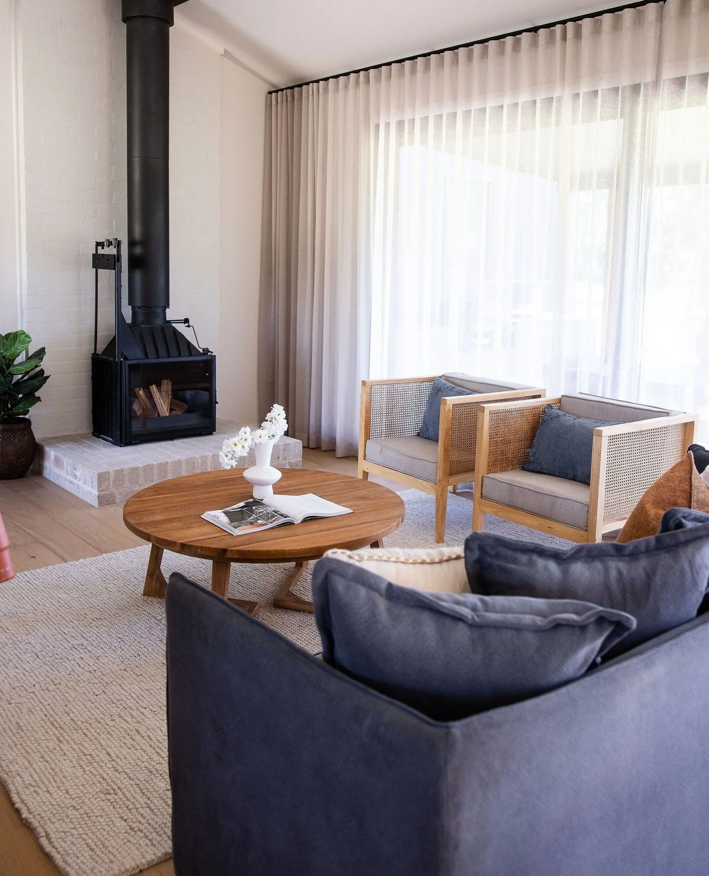 Selling a Home⁠
⁠
Selling your home can feel overwhelming.⁠
⁠
Styling shouldn't.⁠
⁠
From our first walkthrough to installation day, we take care of every detail so you can focus on what's next.⁠
⁠
We're here to make the process feel easy, enjoyable a