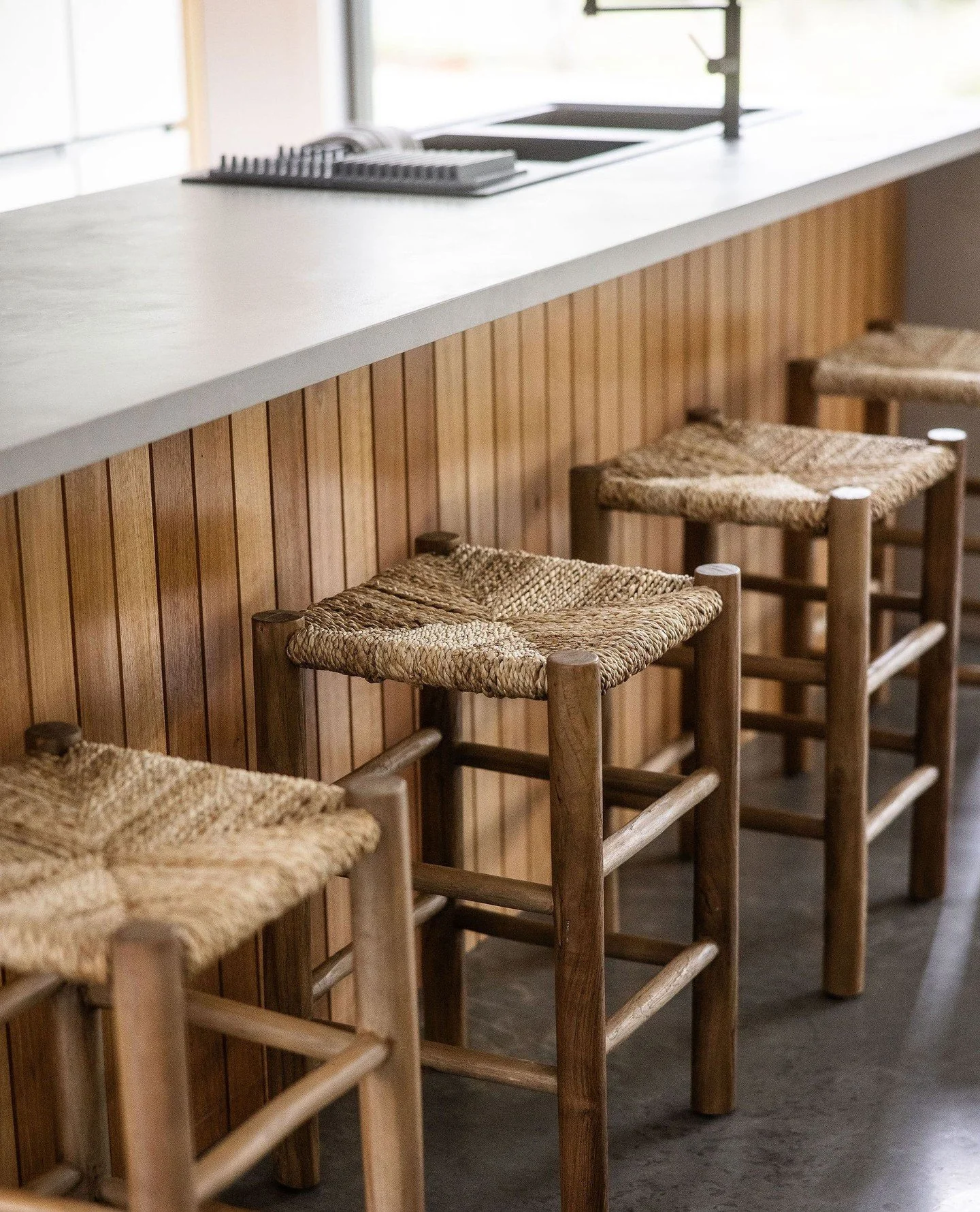 Where everyone ends up. 🤍⁠
⁠
The kitchen and dining area are often the heart of a home, so when we're styling for sale, we want these spaces to feel warm, effortless and inviting.⁠
⁠
Layers of natural texture, considered furniture and just enough de