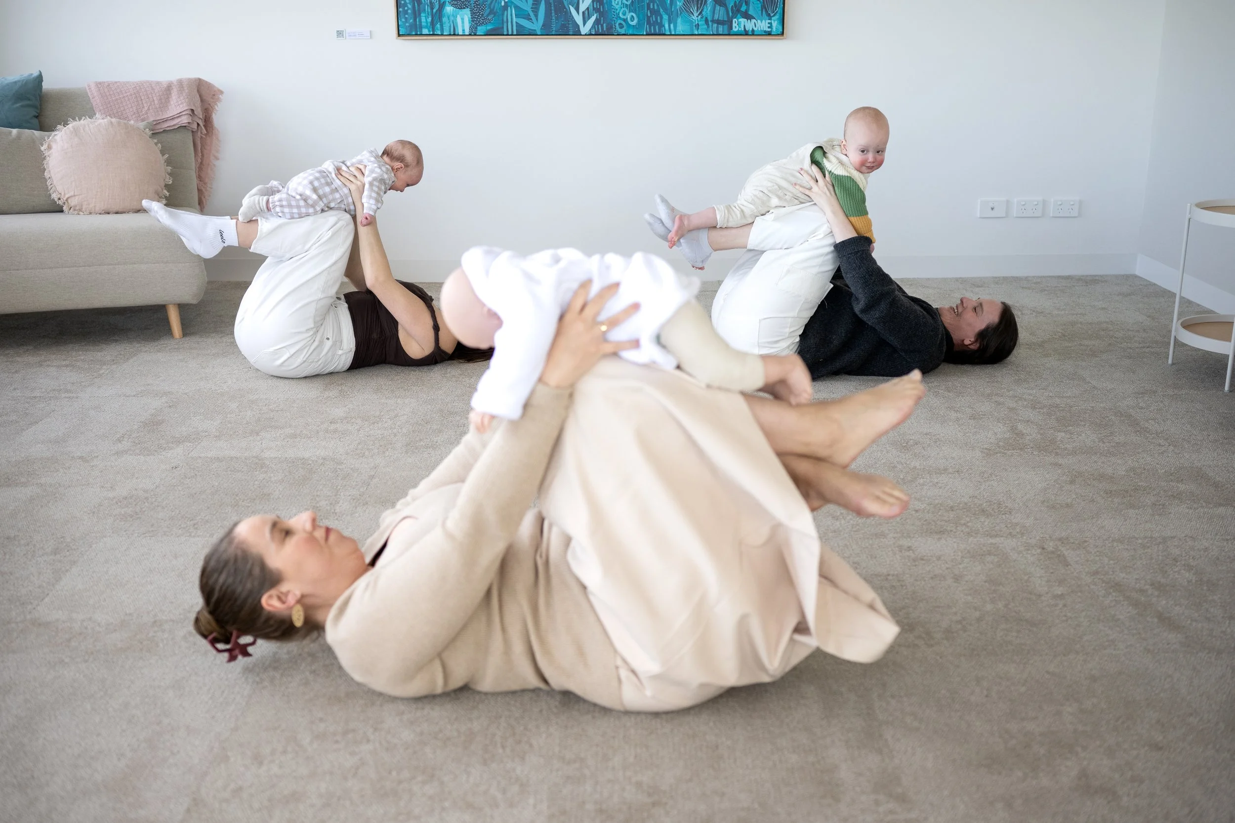 Babywearing & Yoga Course