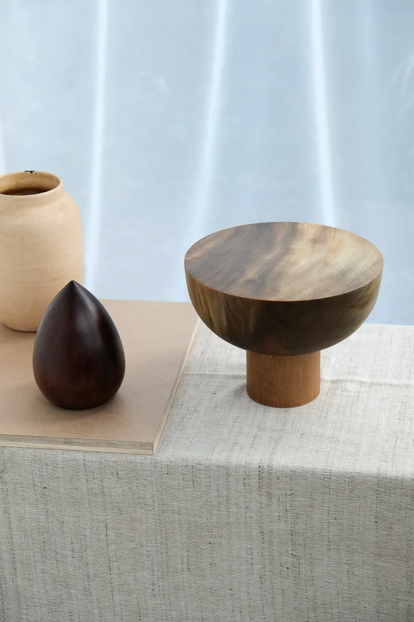 PODIUM 2019 / RAISED PLATTER ON PEDESTAL