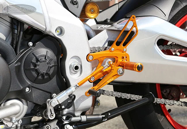 17RSV4_reverseshift_rearsets_fitL1.jpg