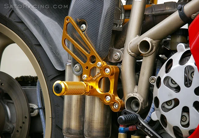 ducati916_rearsets_R2.jpg