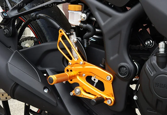 yamahaR3_rearsets_gold_fitR1.jpg