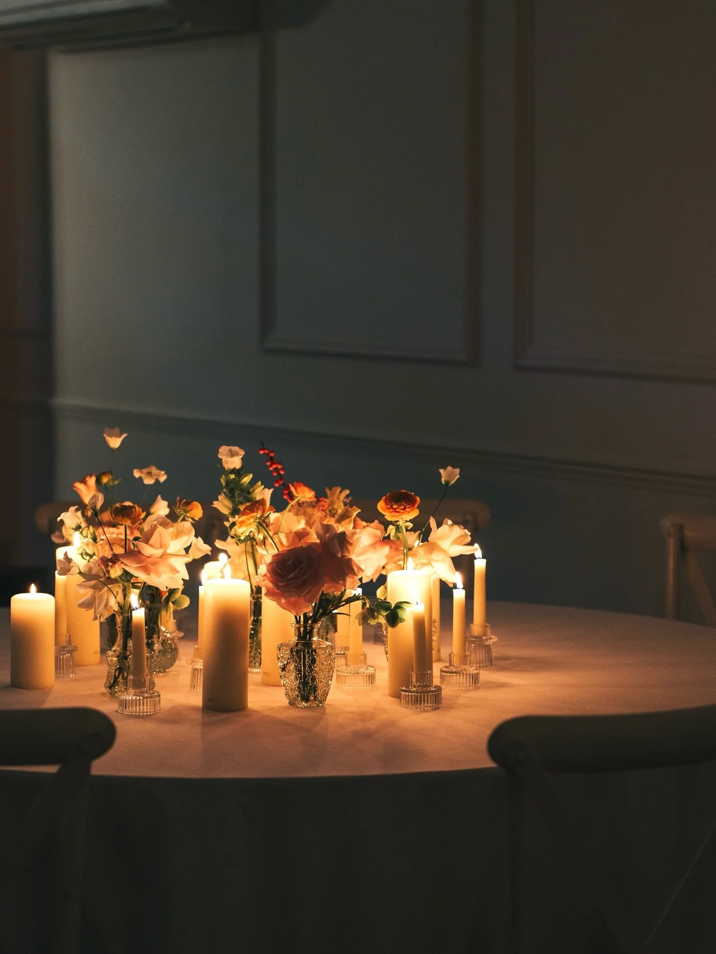 | New Year&rsquo;s Eve &bull;

feeling grateful 🤍.

Looking back at 2025. A year of ups and downs; of the most beautiful weddings (I&rsquo;m sorry but I do have the very best brides), but also some tough moments. When you find out who your friends a