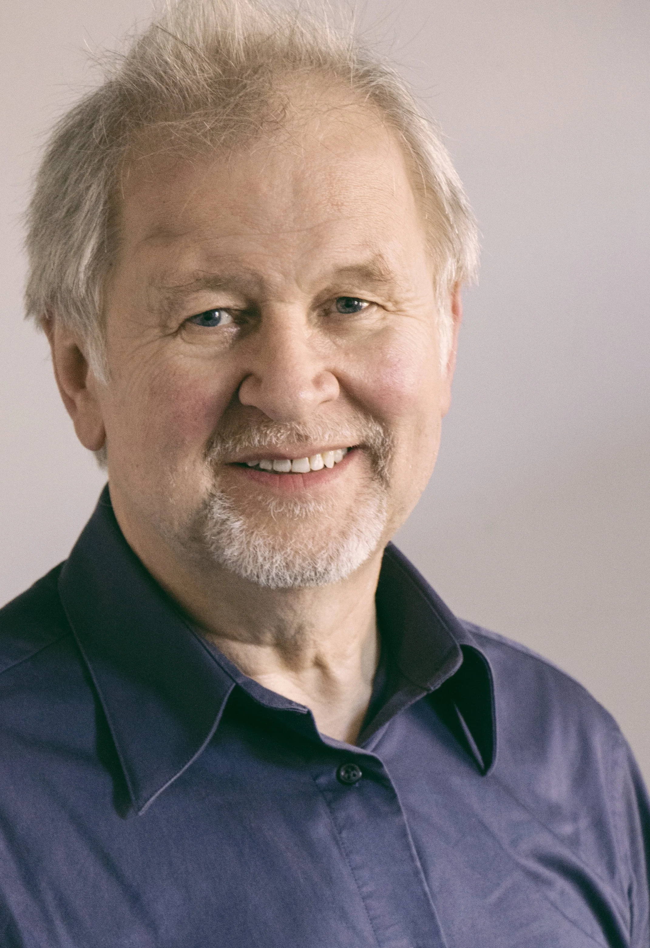 Tom Wakeley is a Musical Director, Pianist and Vocal Coach.
