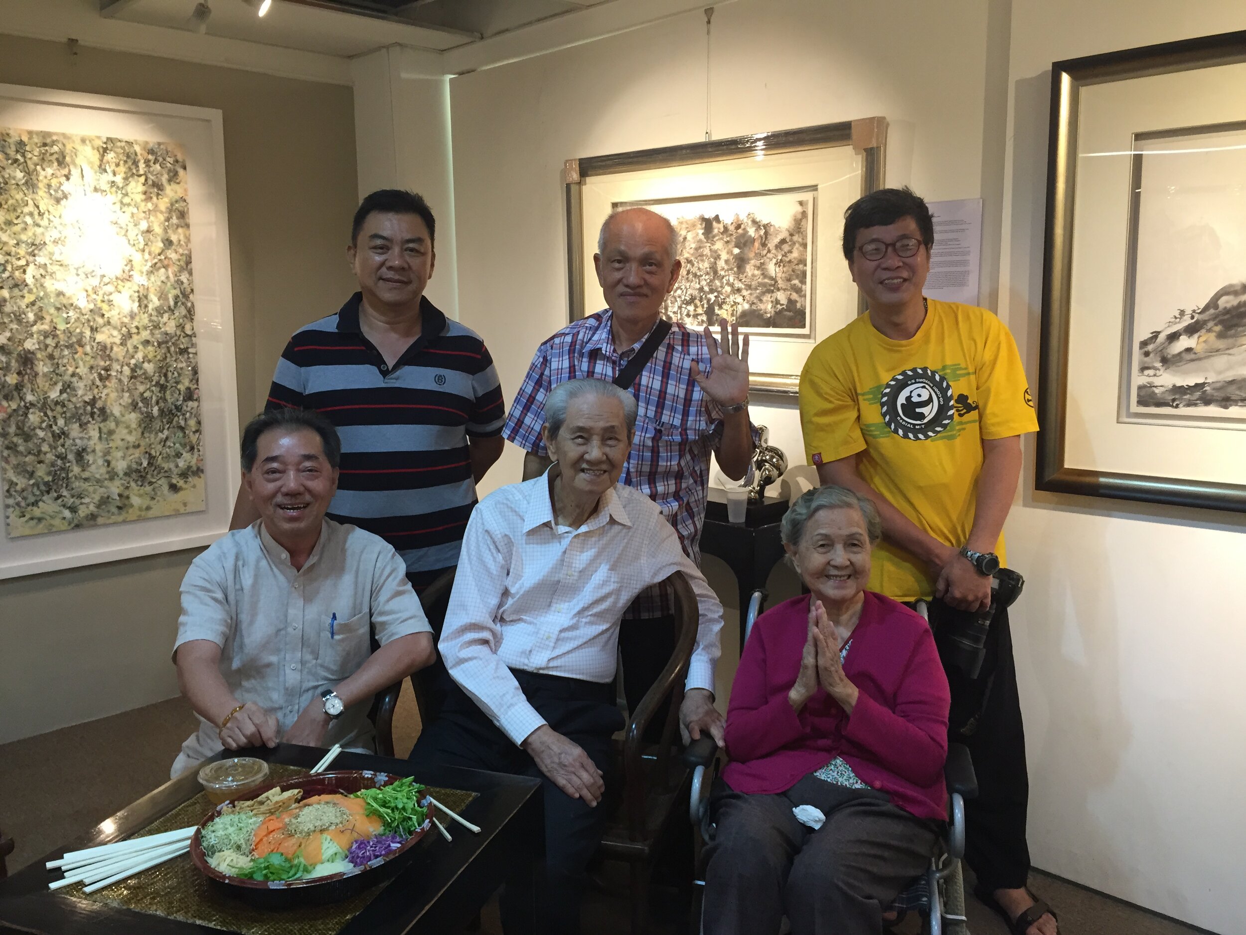 Mr Lim Tze Peng and fellow artists 