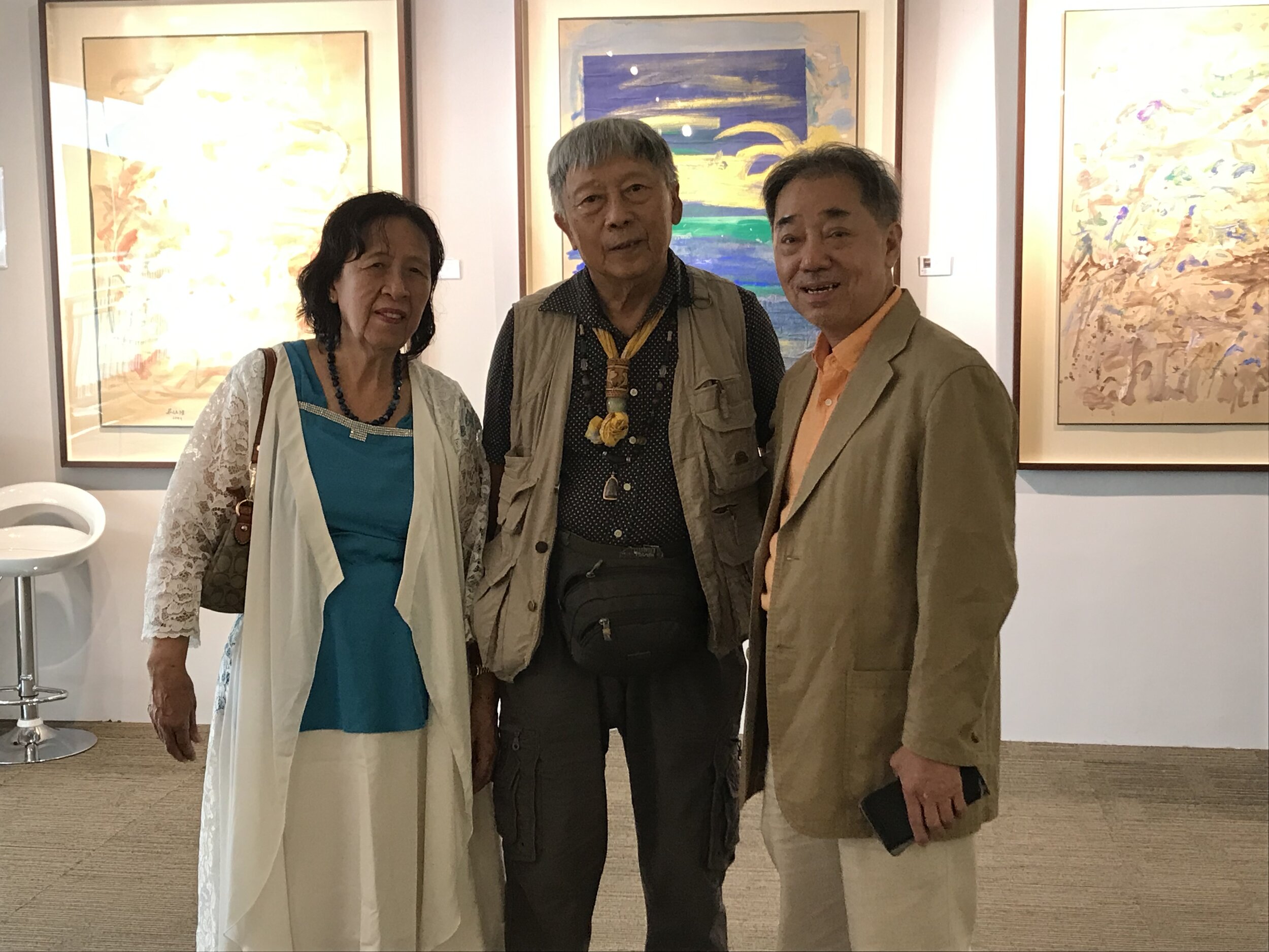  Mr Goh Beng Kwan (centre) and Mr Terence Teo (Right) during Mr Goh’s solo exhibition in 2019  