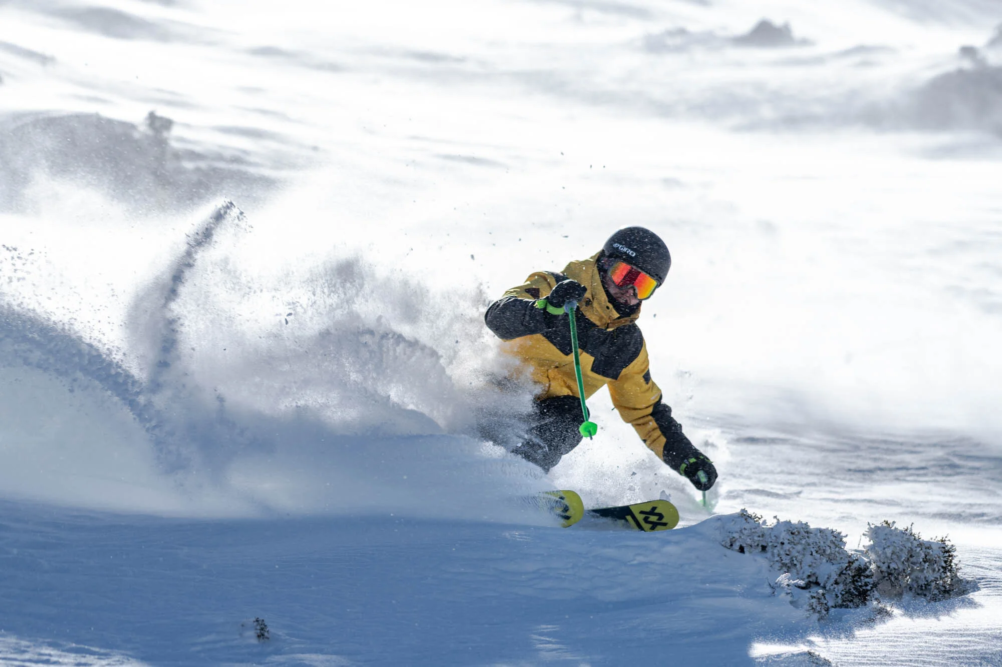 Mitch Reeves seeing clearly through the pow in his GIRO goggles. Photographer: Tony Harrington