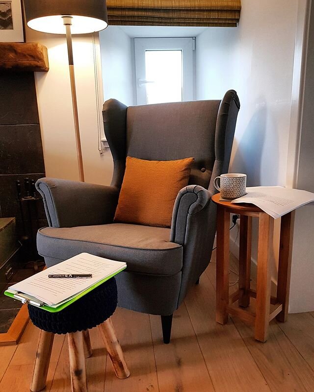 We&rsquo;ve got a big bright studio space for residents to use but sometimes curling up next to the fire is simply a better option 😂🔥 Thanks to @joan.lennon.359 for this picture of her favourite place to write while on residency
#fairislestudio #cr