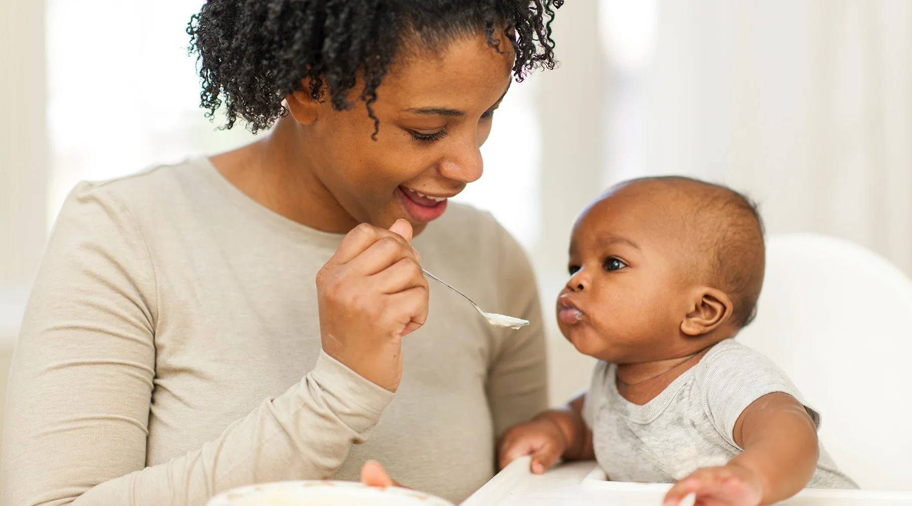 Starting Solids and Introducing Allergenic Foods to Your Baby