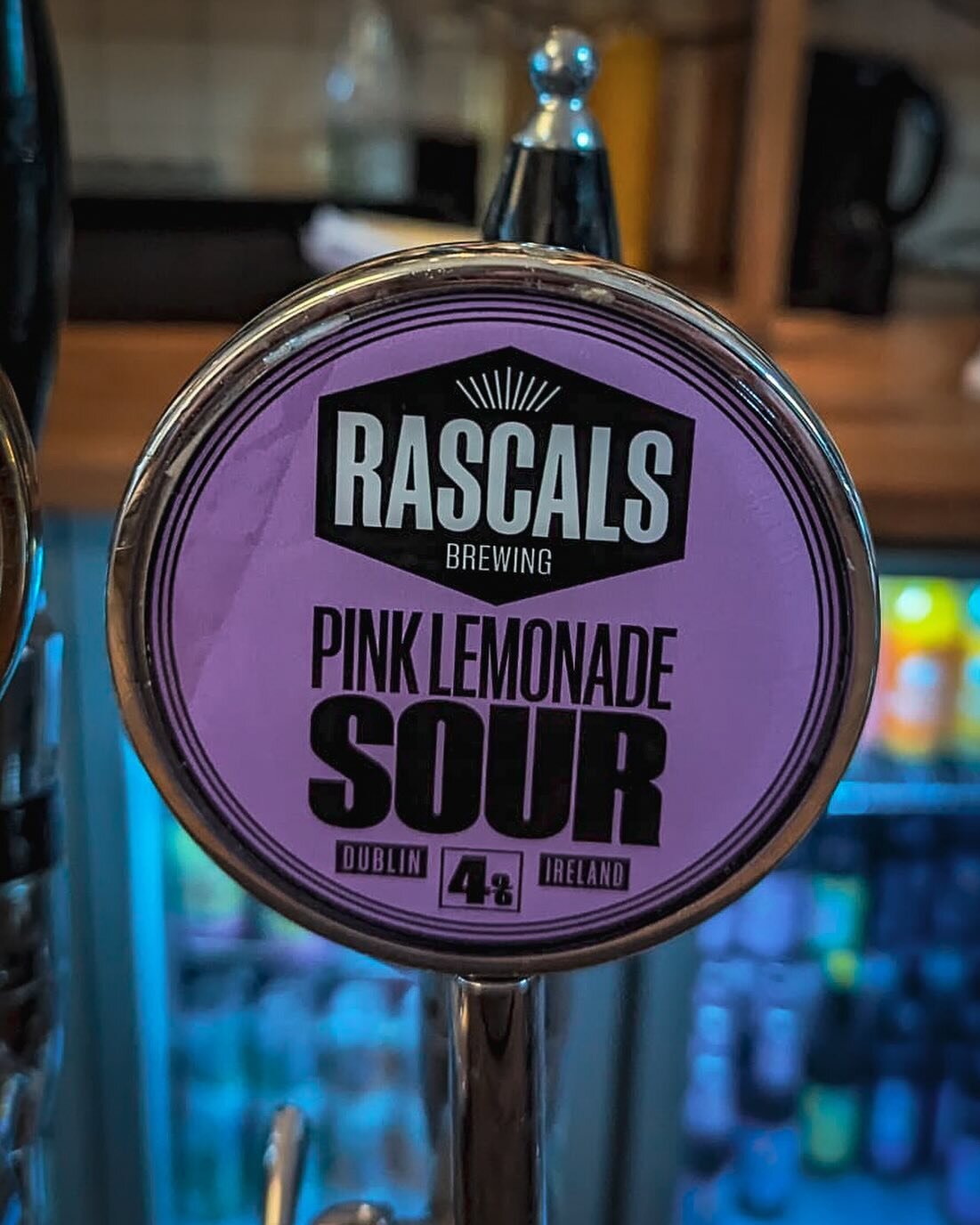 New new from @rascalsbrewing 

Brewed with hibiscus flower, lemon zest and just a cheeky bit of raspberry. A zingy punch to the taste buds with a snappy roundhouse finish

On tap now