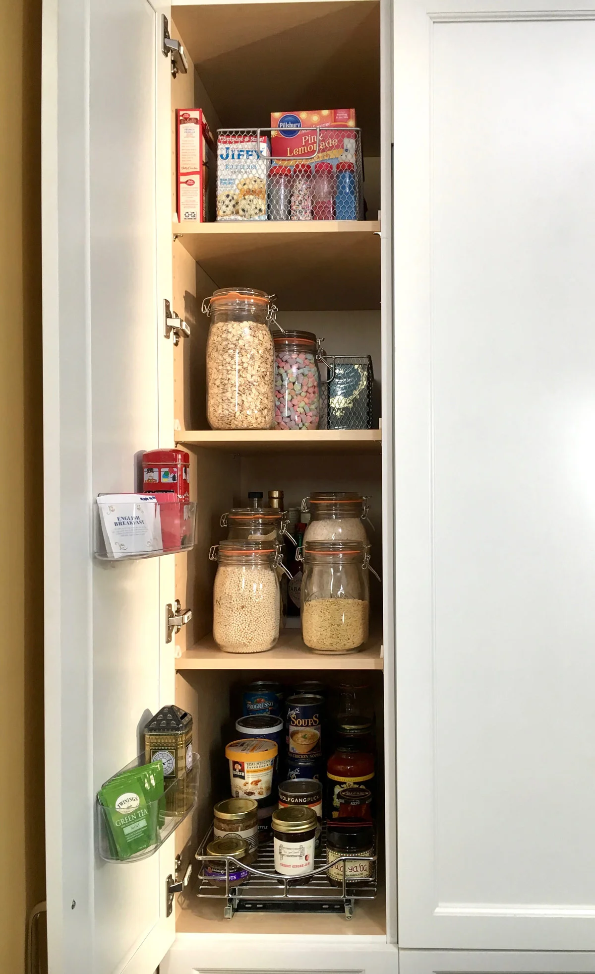 Laura-Cattano-kitchen-pantry-organization-frontview.jpg