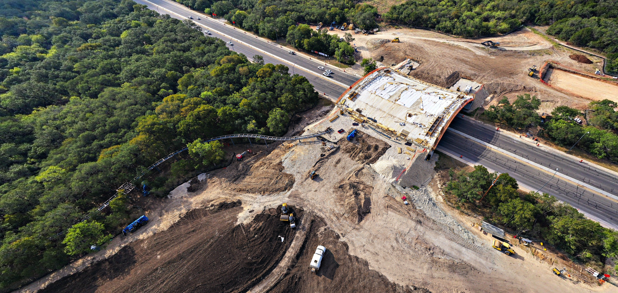 The Skywalk frame can now be seen! 