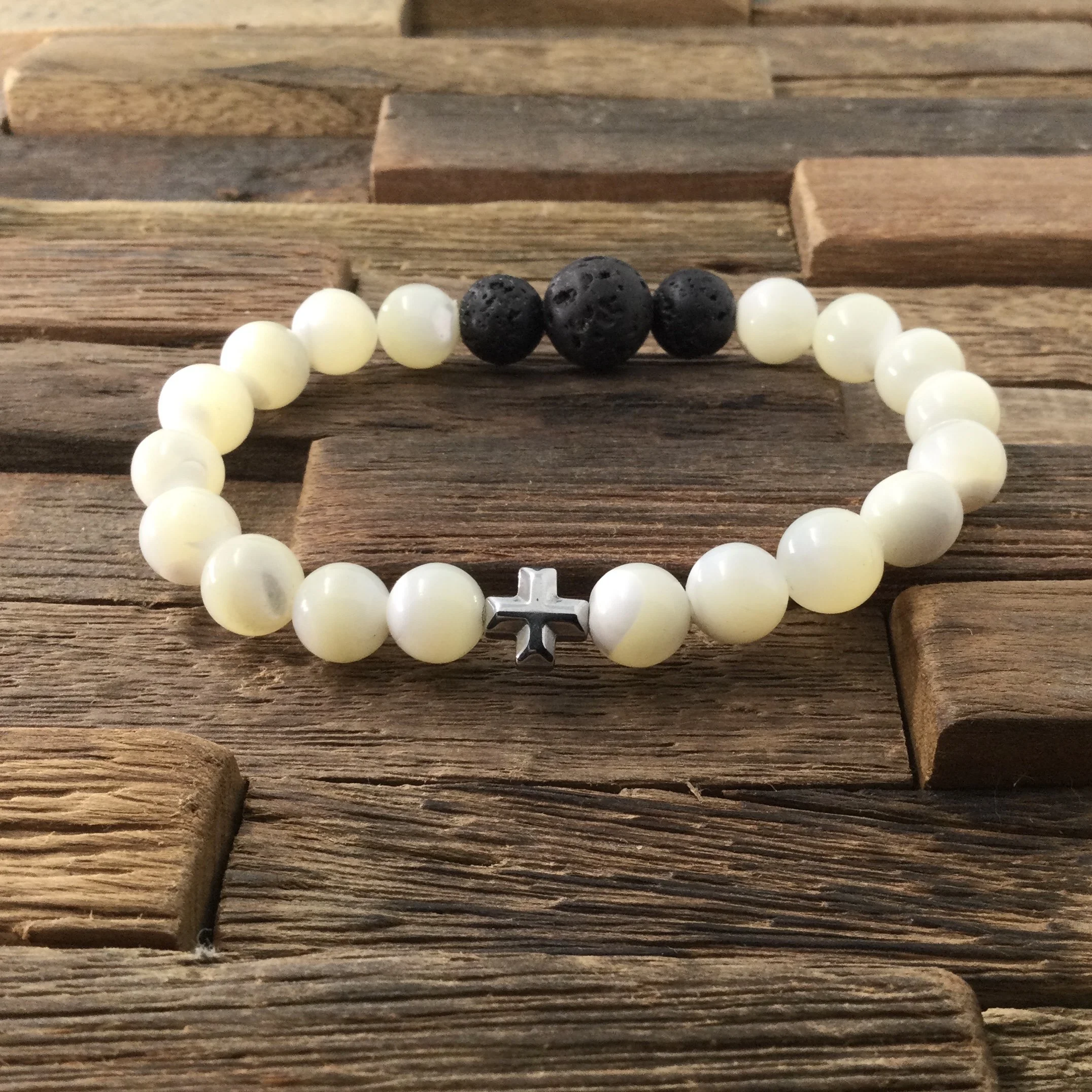 "White Shell" Aromatherapy On-the-Go Bracelet