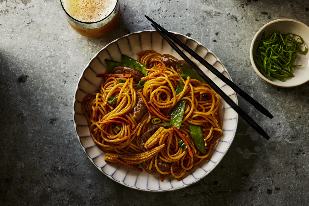 FOOD52: BEEF LO MEIN. PHOTO: MJ KROEGER. PROP STYLING: SUZIE MYERS. FOOD STYLING: ERICKA MARTINS.