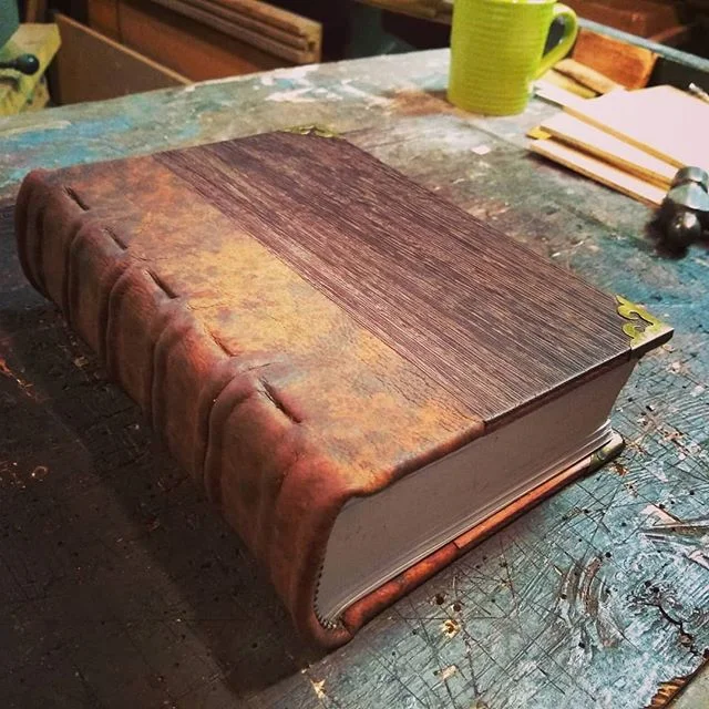 📘📗📖📗📘 #toohottohandle #thisonesforme #boomgoesthedynamite #wengewood #leatherworks #carpentry #woodworkingprojects #bookbinder #books #bookrepairs #boundtolast