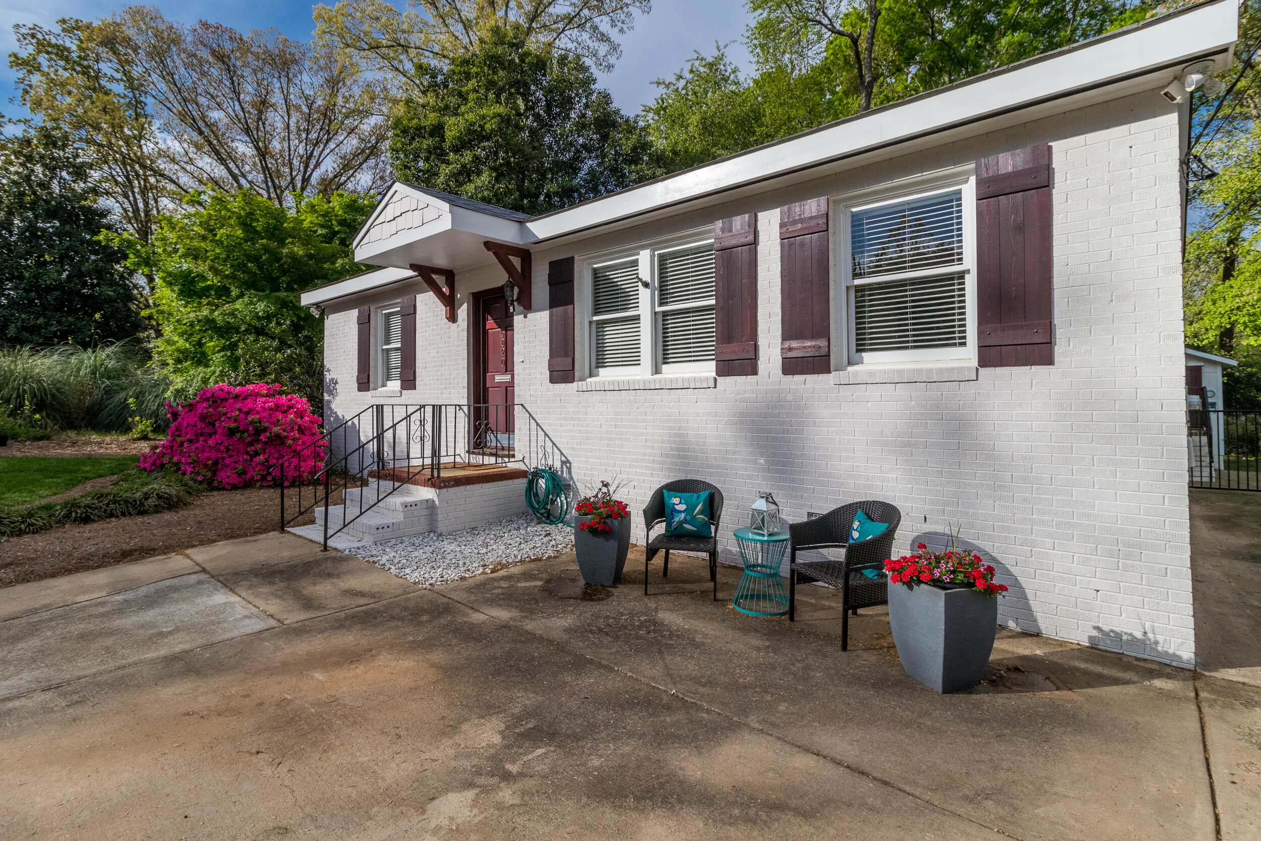 5020 Unaka Ave