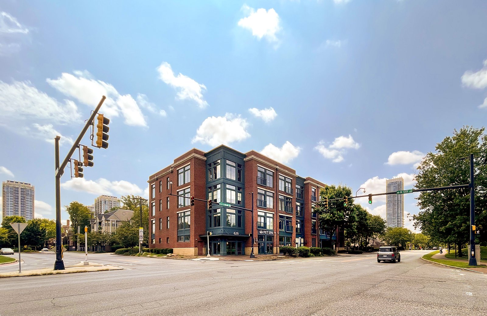 626 N Graham St Unit #112
