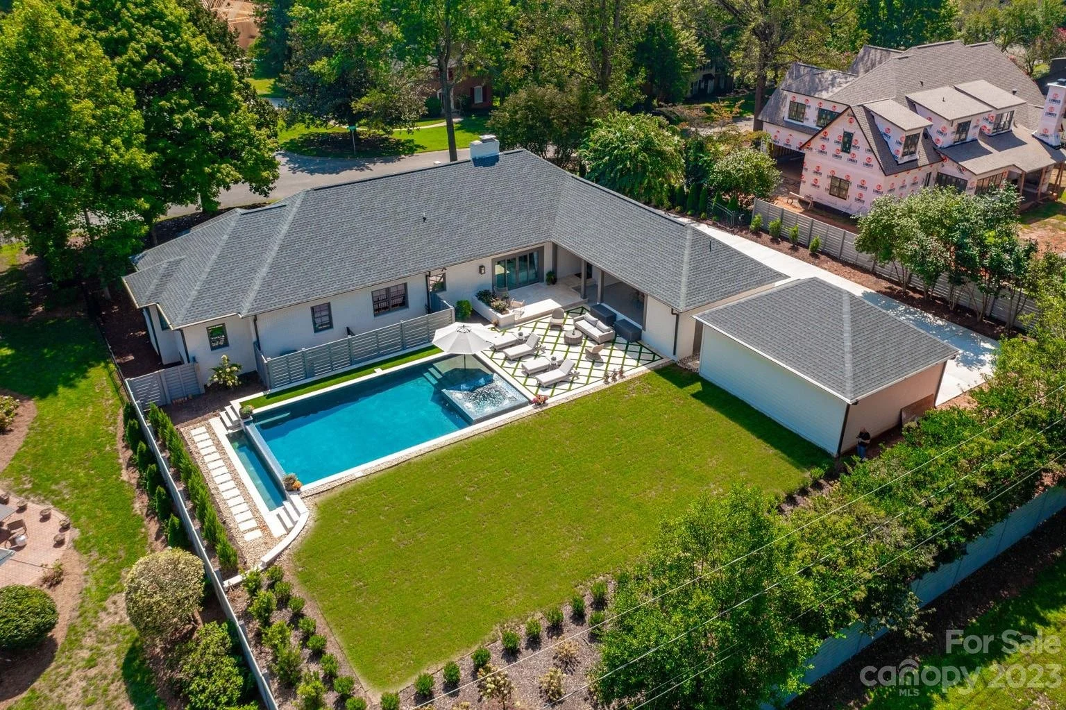 2300 Thornridge Rd 