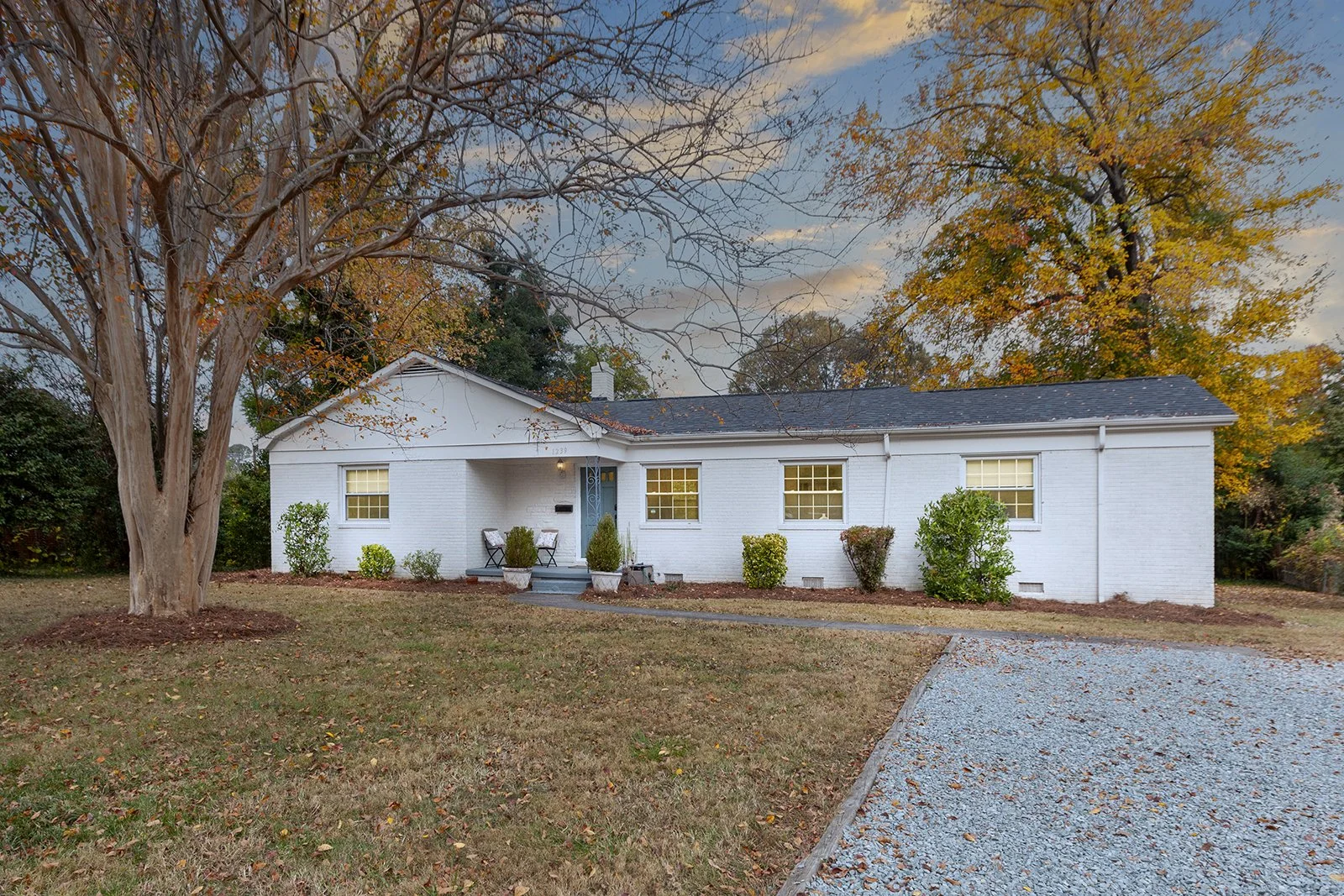 1239 Dresden Drive W 