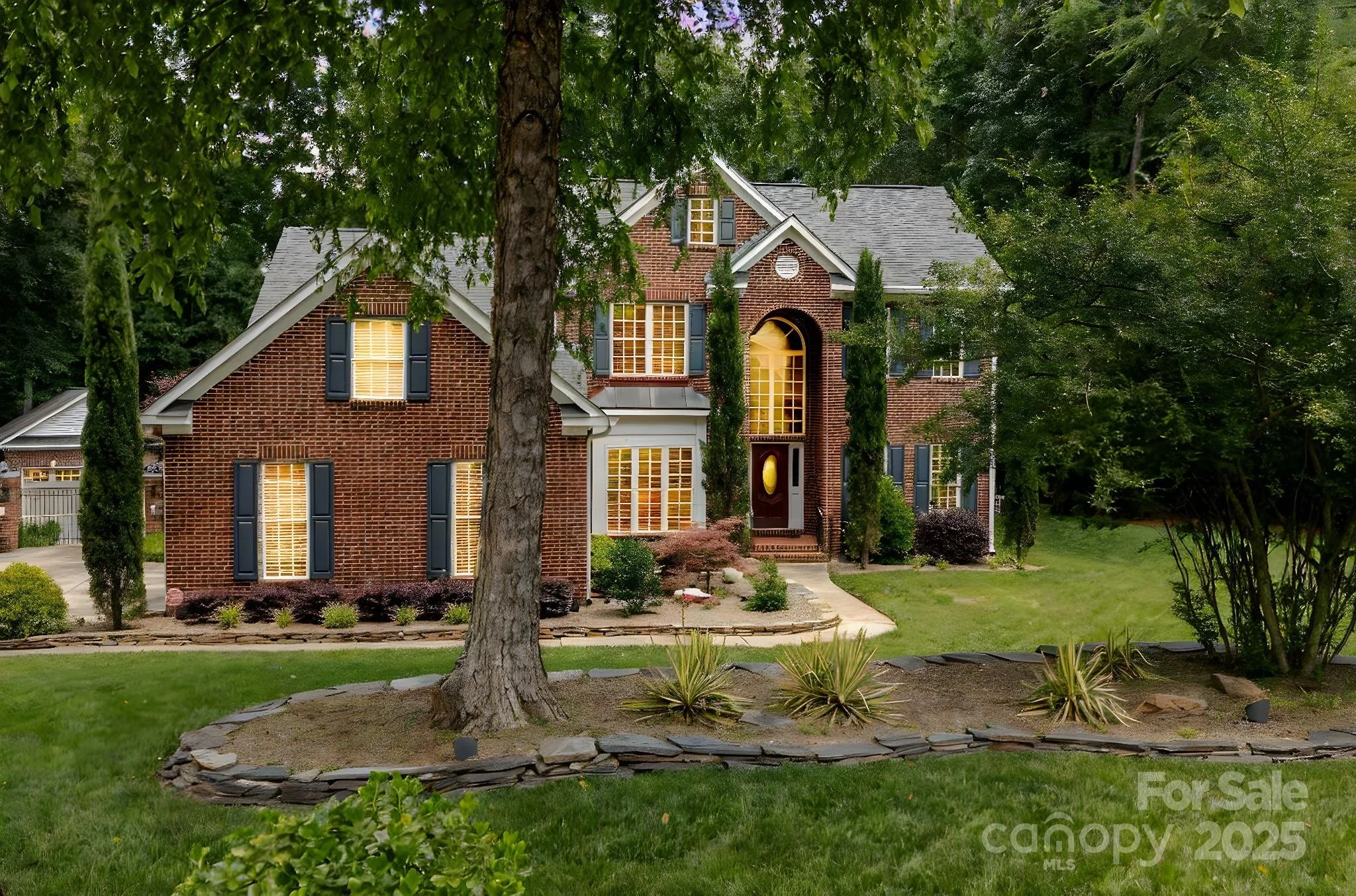 2031 Brook View Court Matthews, NC 