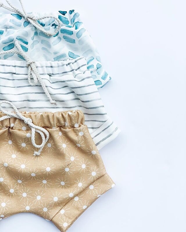 ✨✨✨GIVEAWAY✨✨✨
We just got our summer fabrics in and want to give away THREE PAIRS of our new shorties! Three winners will each win a pair of their choice! Sizes 0-3 mos to 2T. Entering is easy:
1) Be sure to follow @chick_lane 
2) Like this pic!
3) 