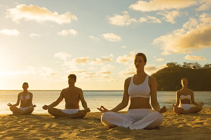 DRELM_EXT_YogaLesson_Beach_1A.jpg