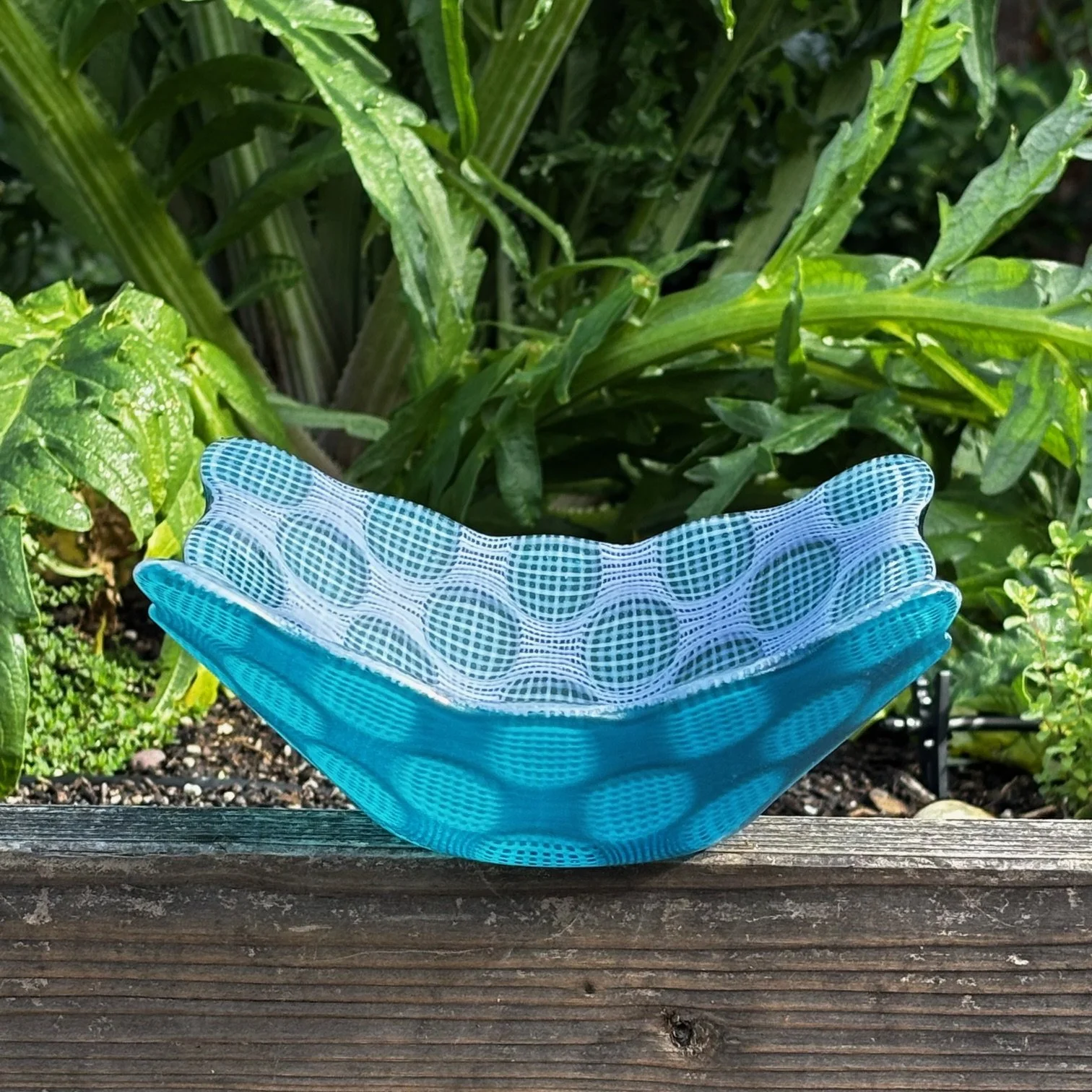 Peacock blue, clear_petal pink_neo-lavender stringers side.jpg