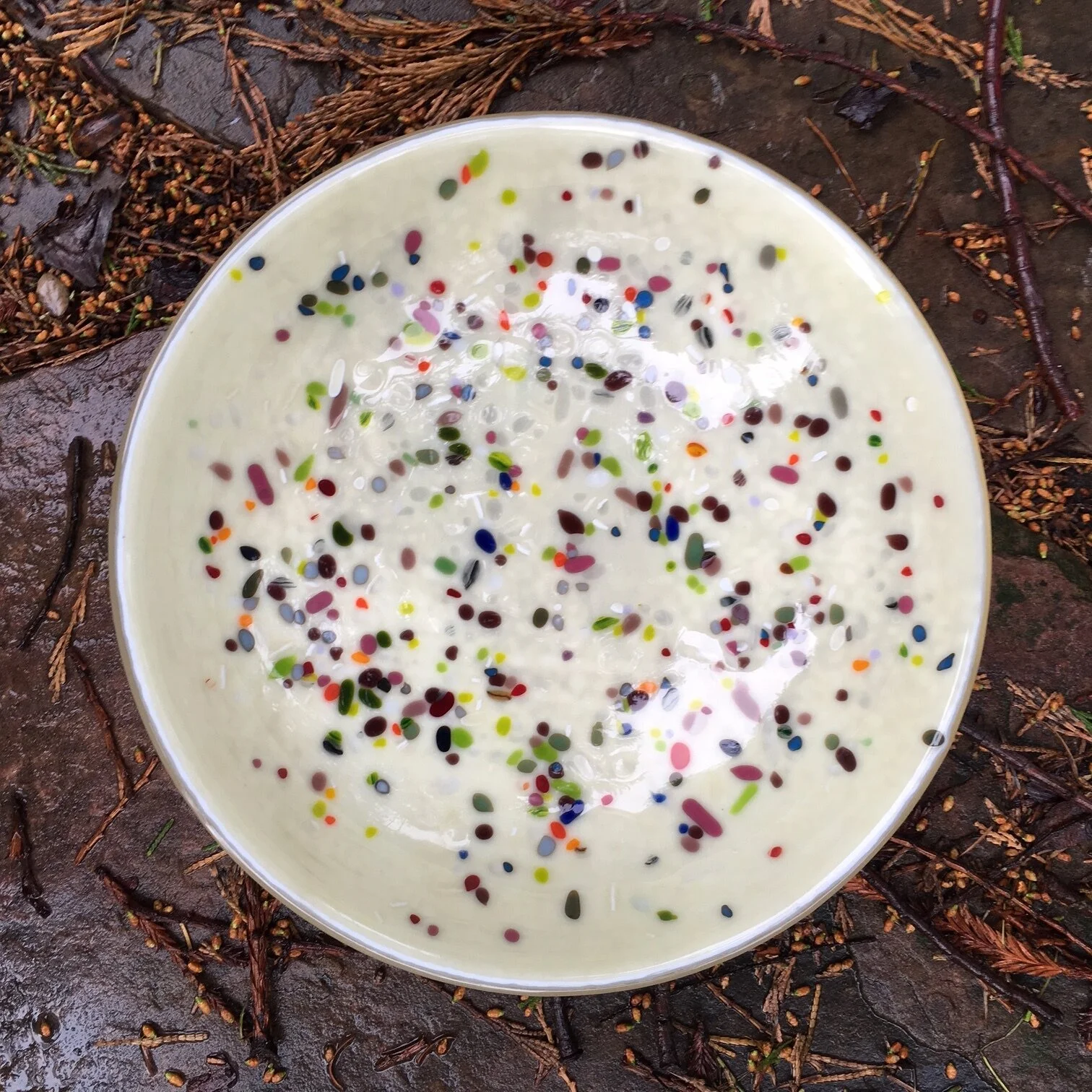 French Vanilla with Confetti Frit Bowl 10 in dia.JPG